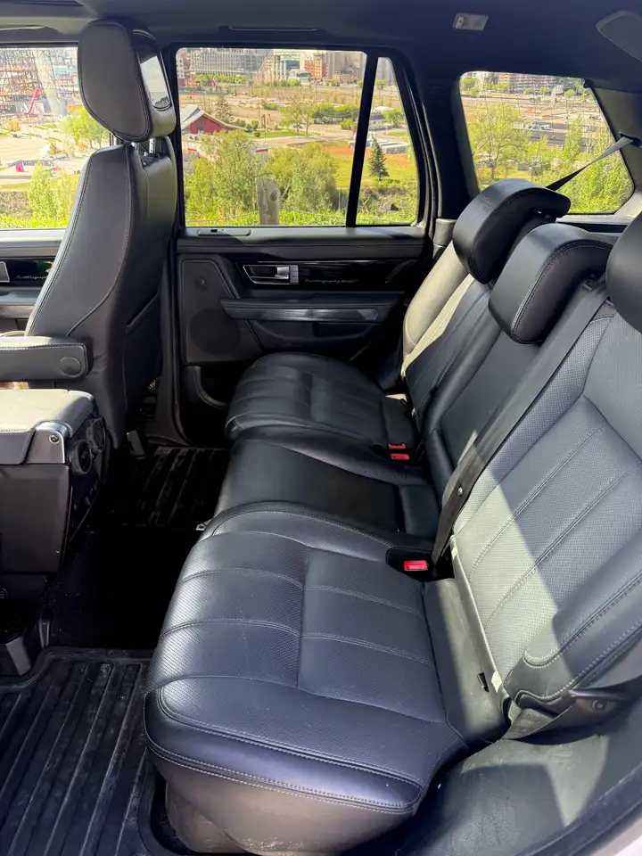 Land Rover Range Rover Sport снимка Land Rover Range Rover Sport