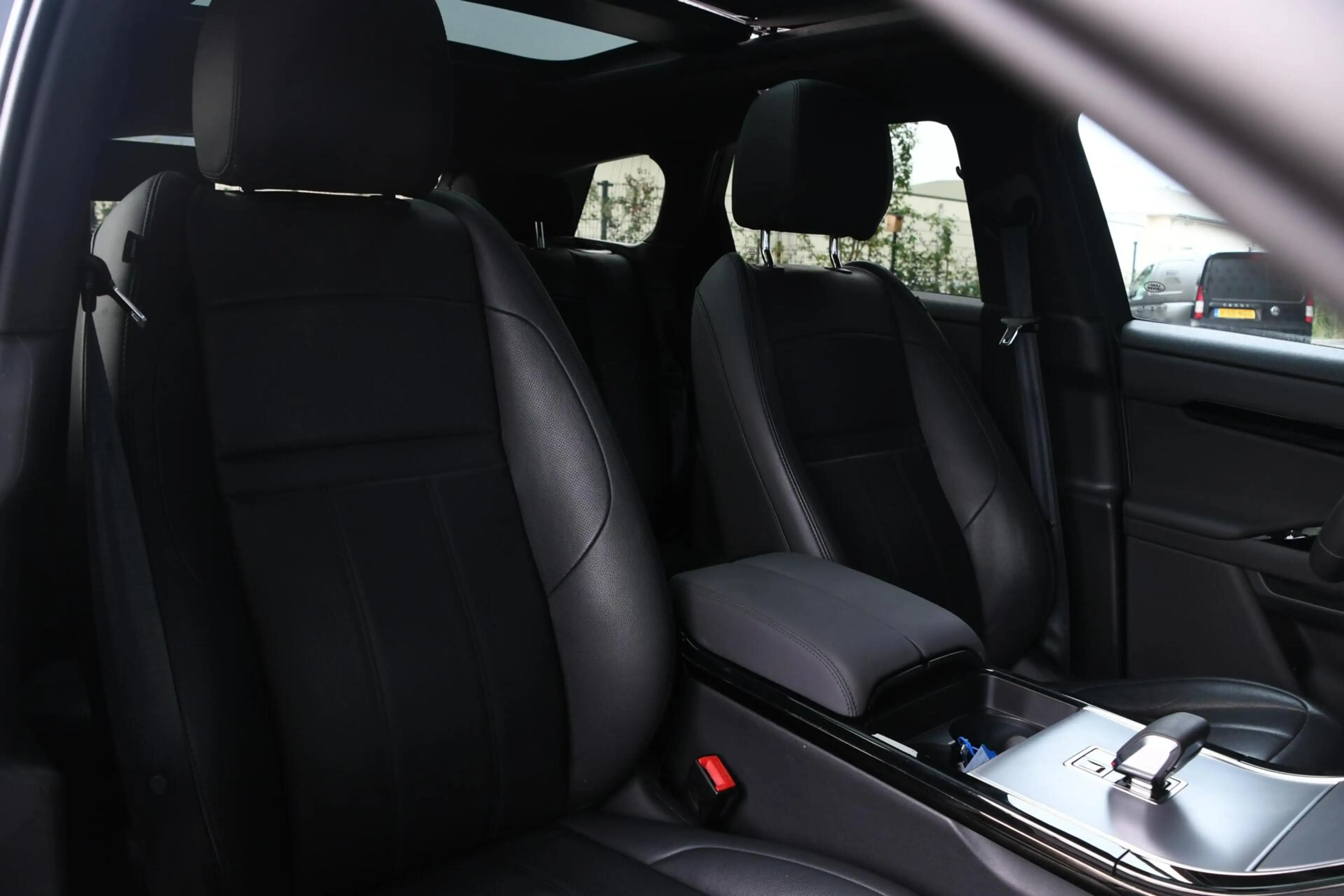Land Rover Range Rover Evoque 1.5 P300e PHEV AWD S | SOH 96% — photo 19