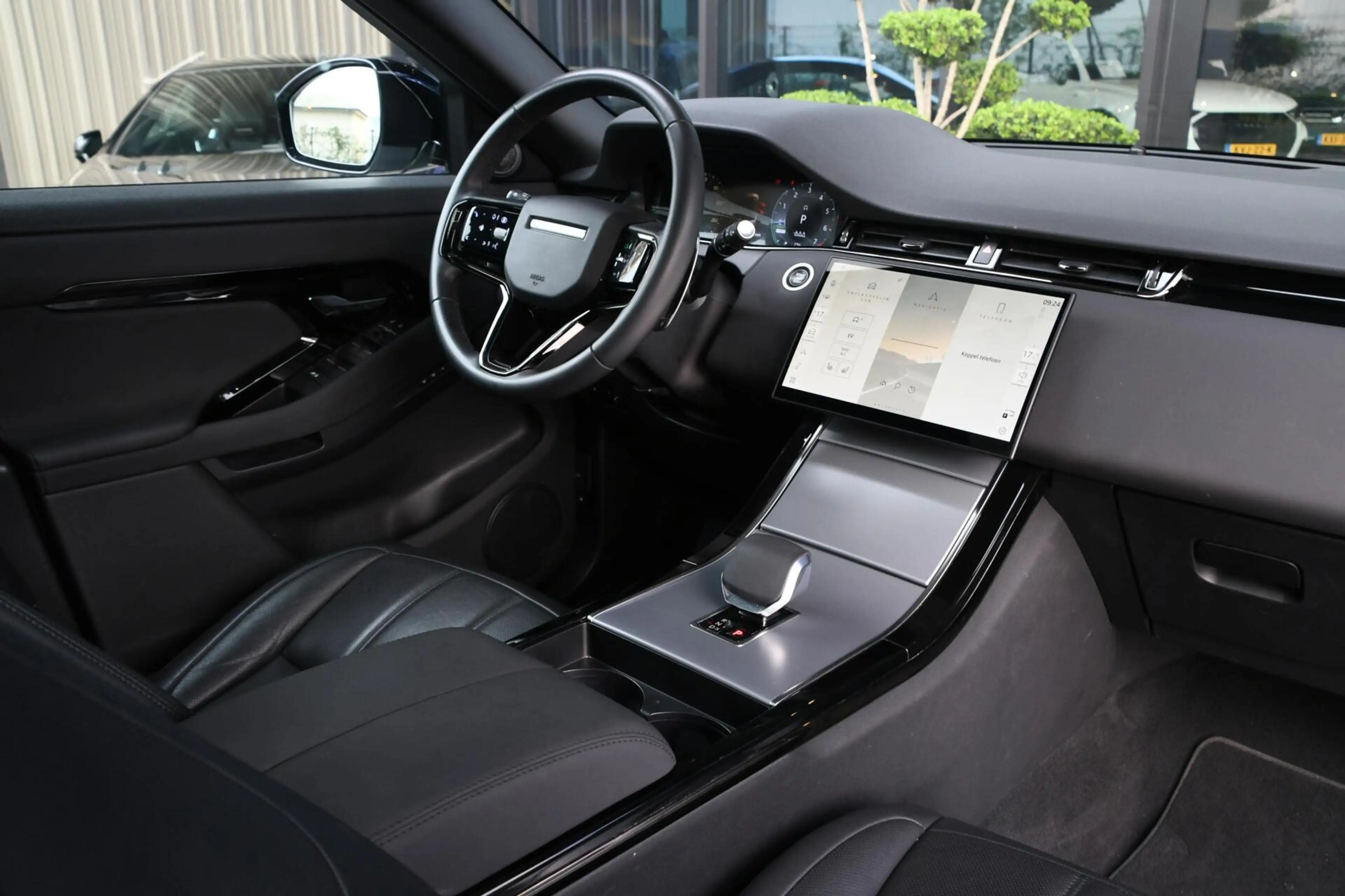 Land Rover Range Rover Evoque 1.5 P300e PHEV AWD S | SOH 96% — photo 6