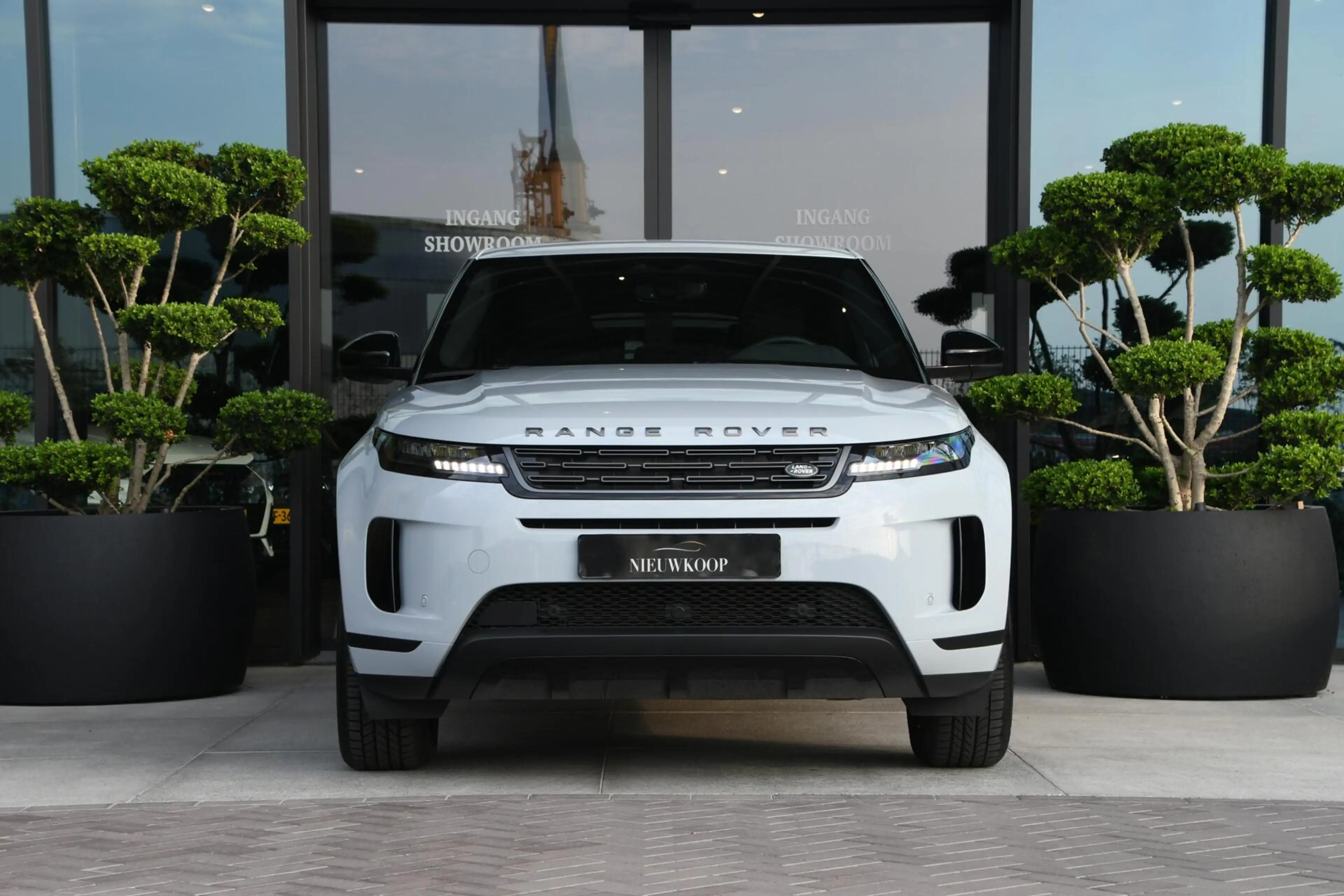 Land Rover Range Rover Evoque 1.5 P300e PHEV AWD S | SOH 96% — photo 2