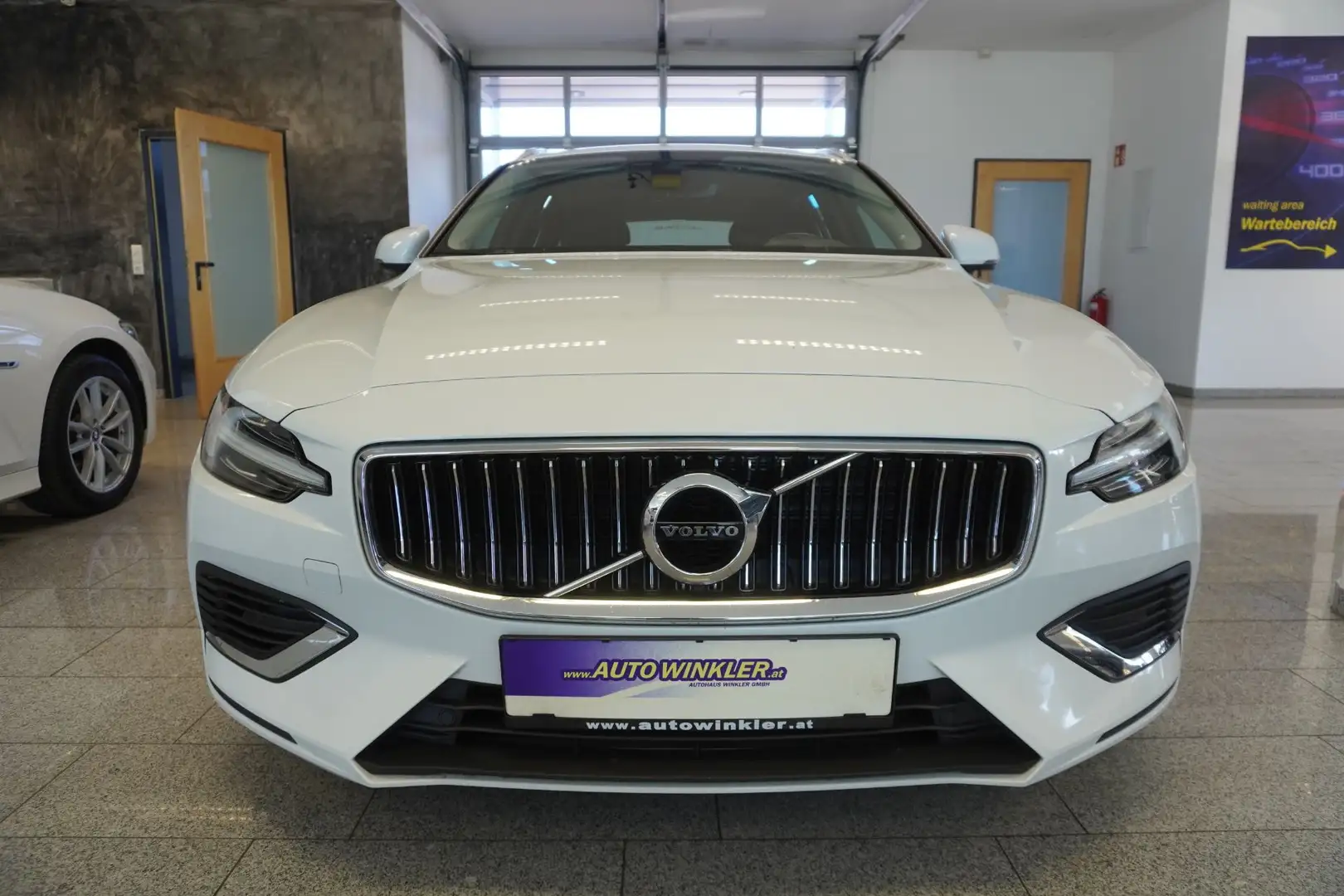 Volvo V60 T6 AWD PHEV LED/Navi Weiß - 2