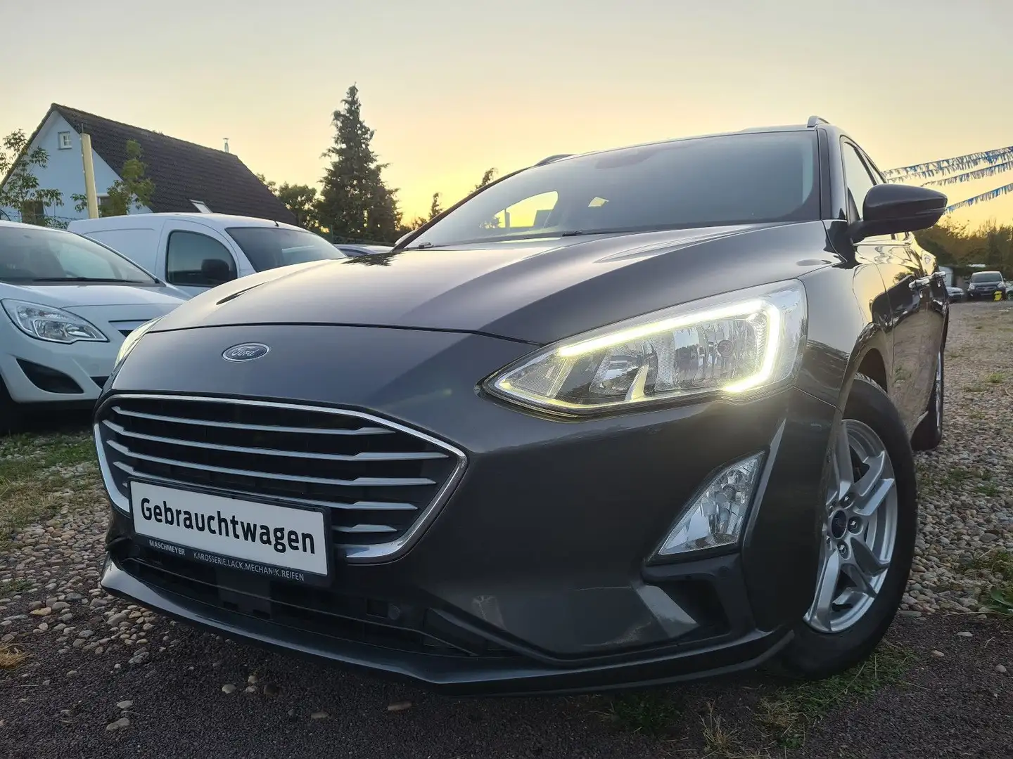 Ford Focus Turnier 1,5 TDCi * TOP AUSST./ TOP ZUST.* Grau - 2