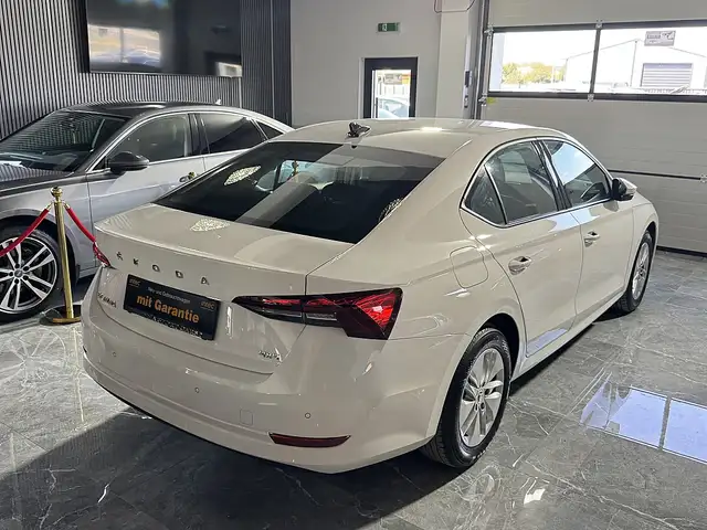 Skoda Octavia view 5