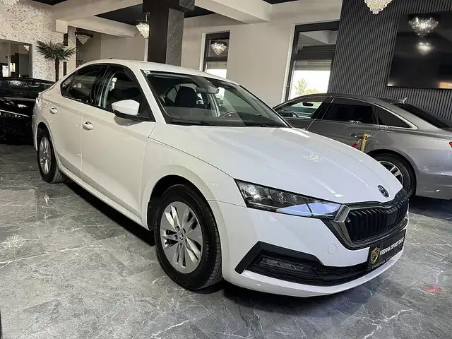 Skoda Octavia view 4