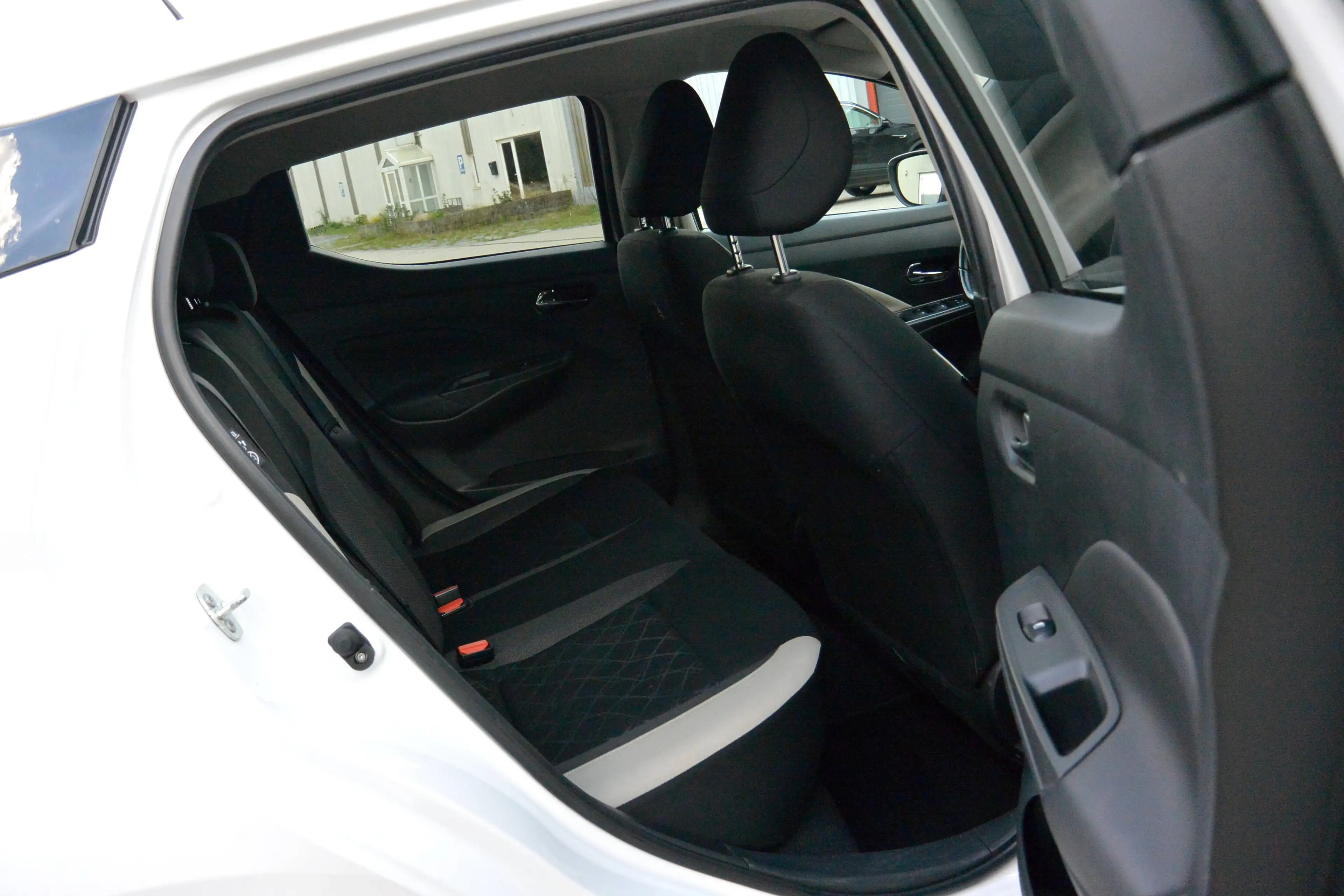 Nissan Micra 1.0 IG-T N-Design**1ER PROP**CARPLAY**CLIM**GARANTIE 12MOIS** — photo 8