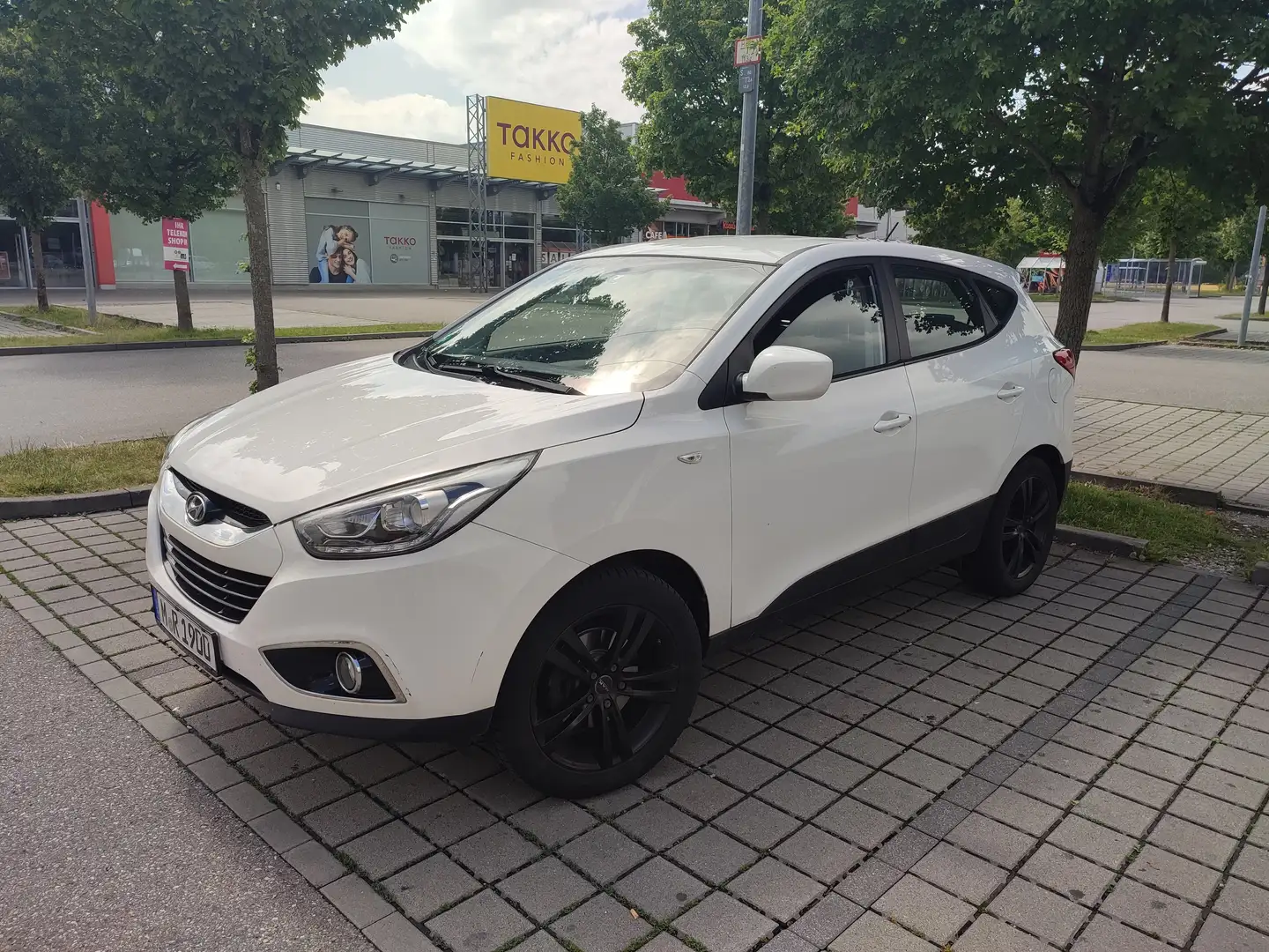 Hyundai iX35 ix35 1.6 2WD Fifa World Cup Edition Weiß - 2