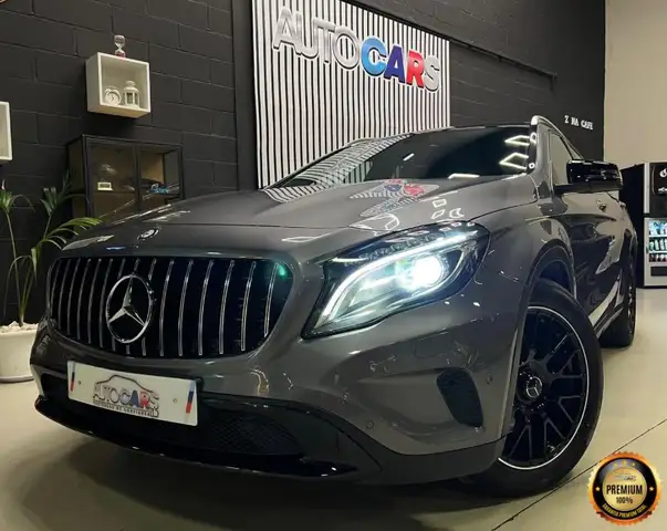 Mercedes-Benz GLA 200 200d Style 7G-DCT