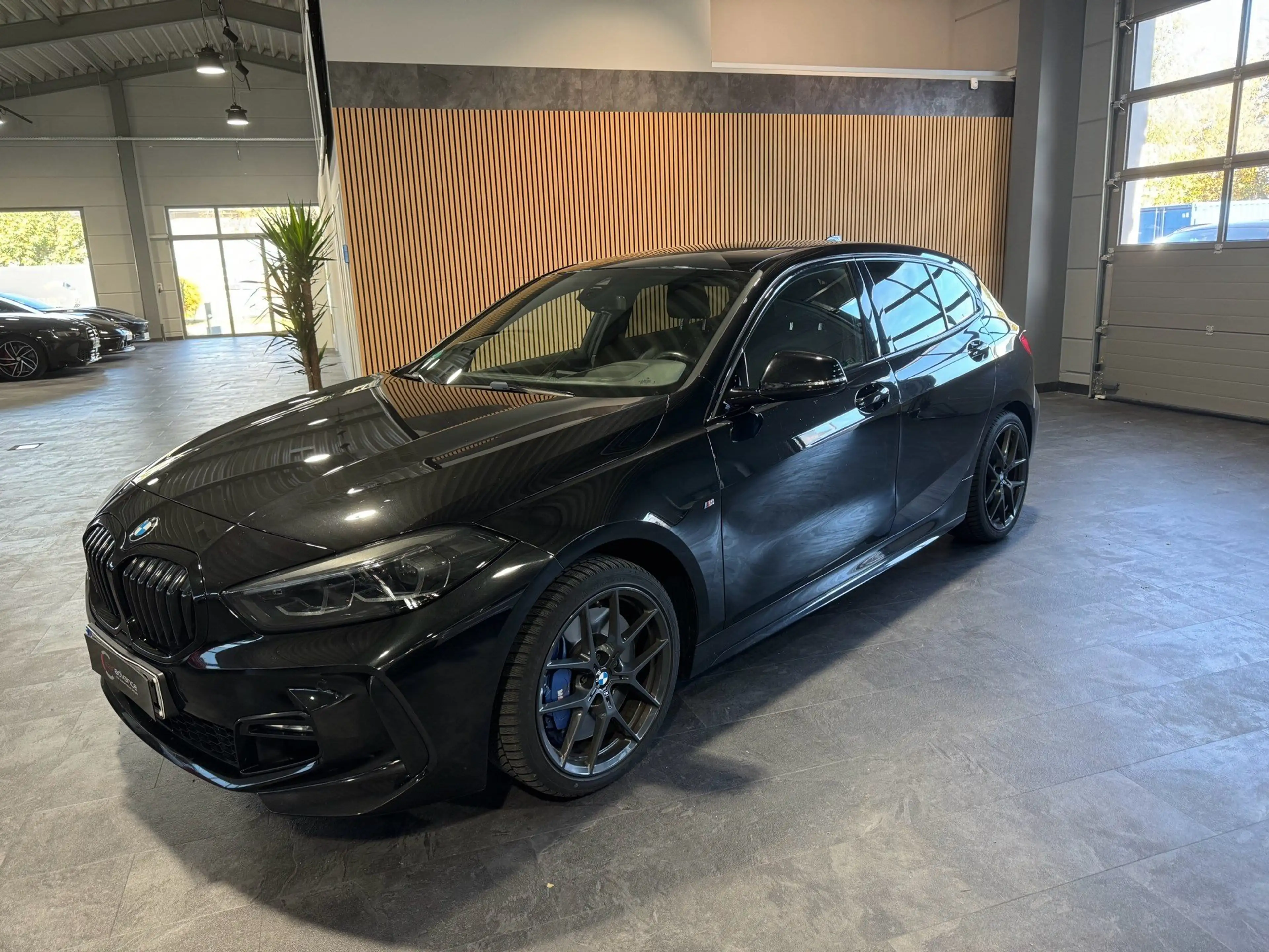 BMW 120 d xDrive M Sport A — photo 2