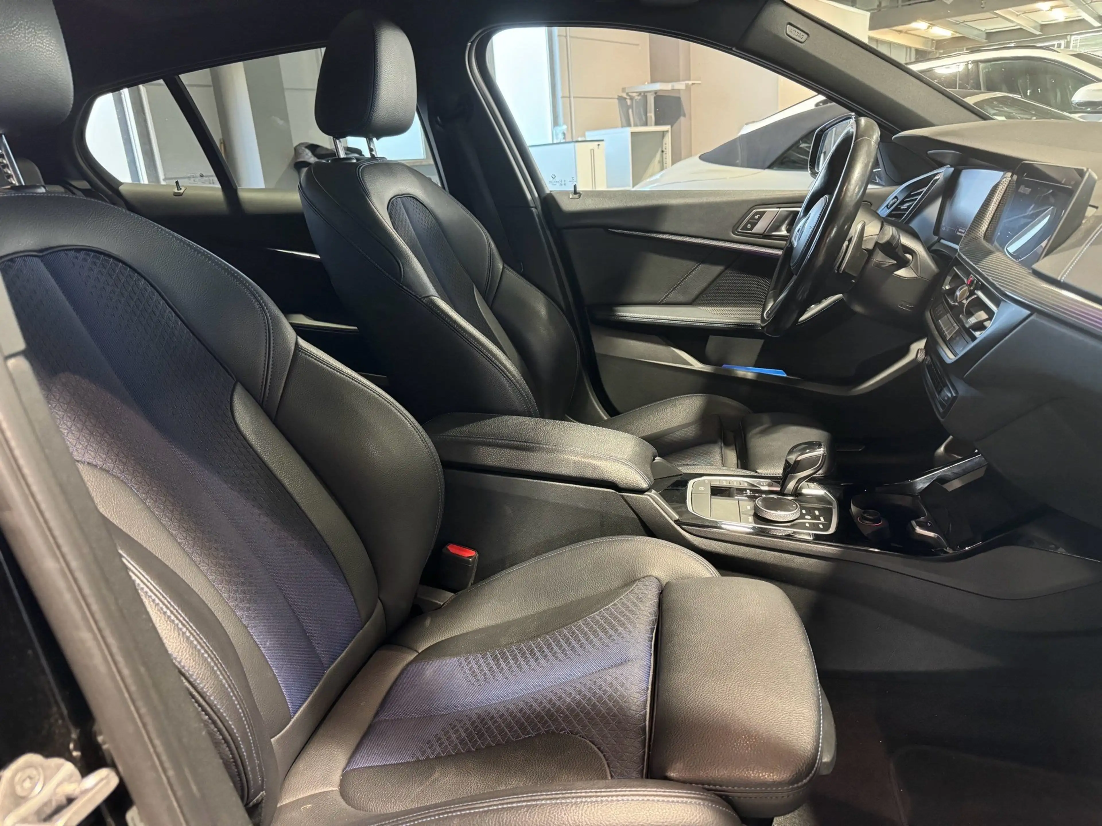 BMW 120 d xDrive M Sport A — photo 7