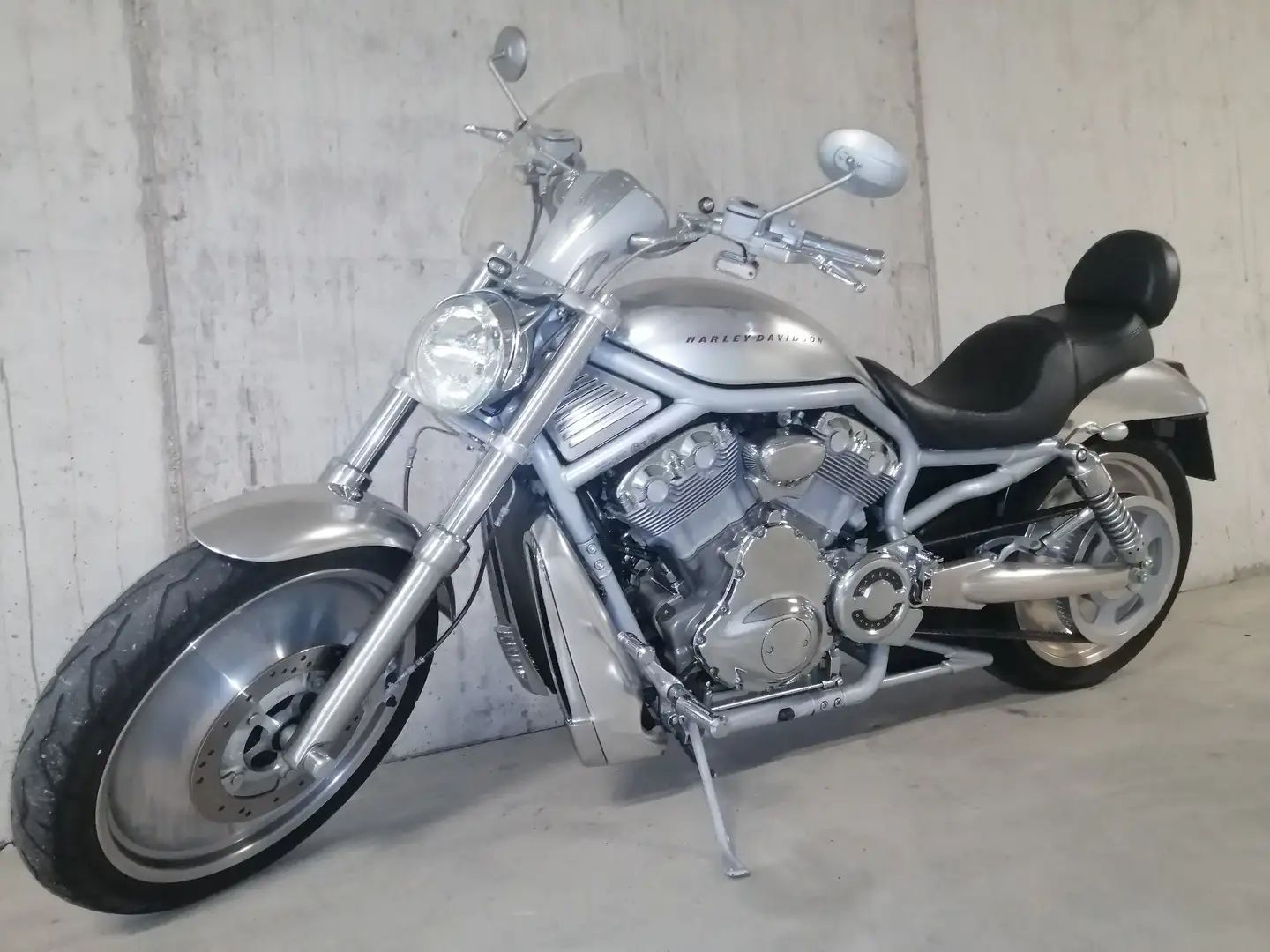 Harley-Davidson V-Rod vrsca Argento - 1