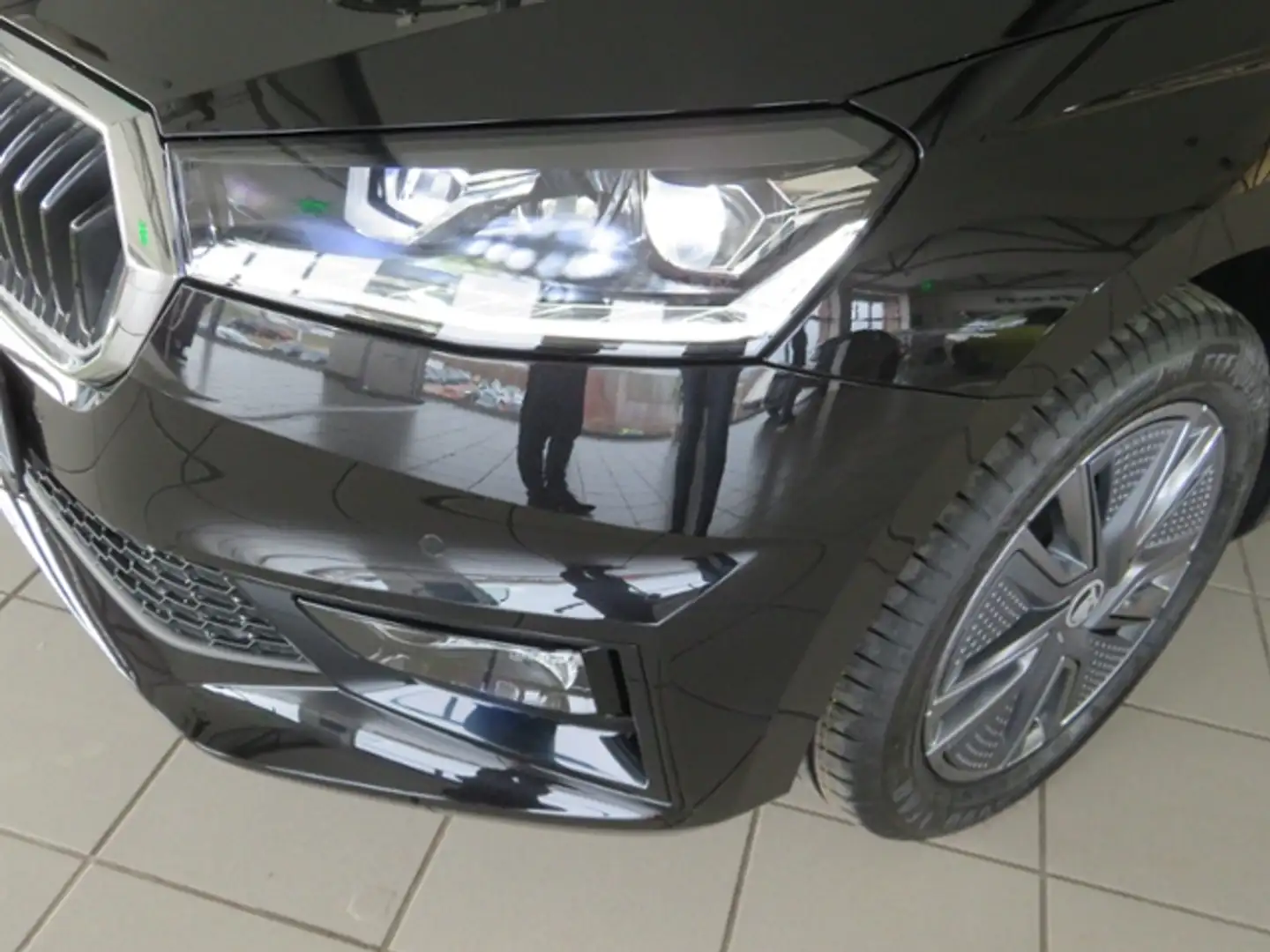 Skoda Fabia Tour 1,0 TSI 85kW NAVI beh. LR ACC Nero - 2