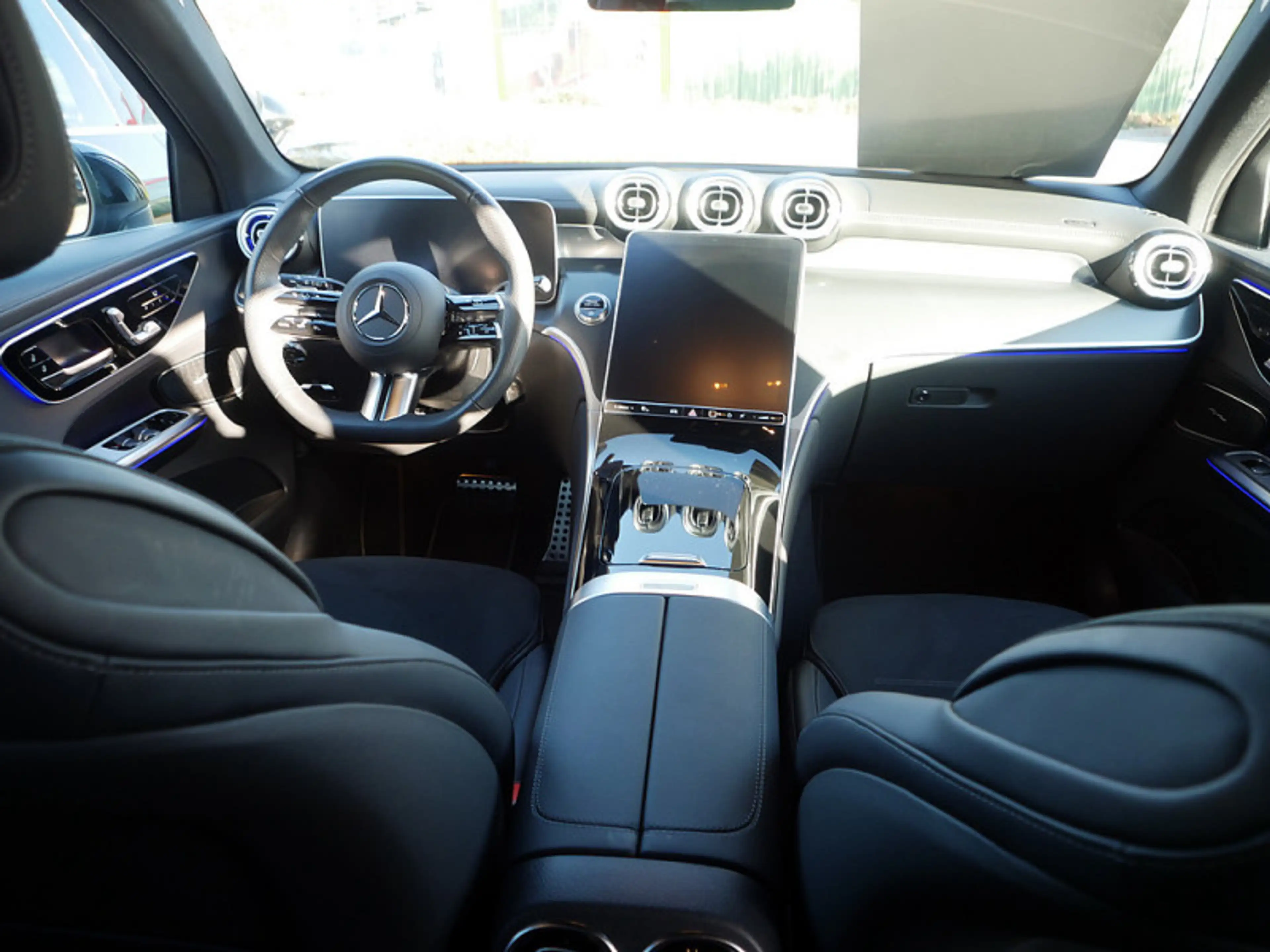 Mercedes-Benz GLC 220 d 4M AMG MEMO 360 AHK DISTR KAMERA SPUR — photo 10