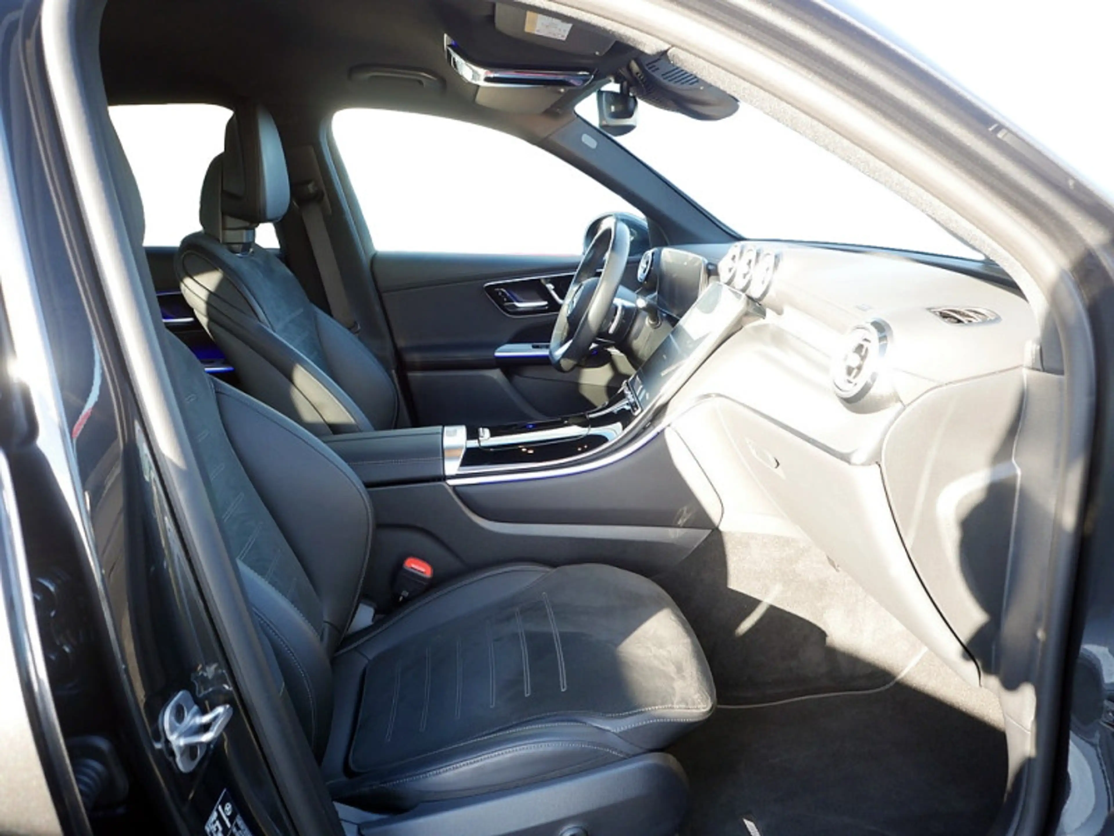 Mercedes-Benz GLC 220 d 4M AMG MEMO 360 AHK DISTR KAMERA SPUR — photo 8