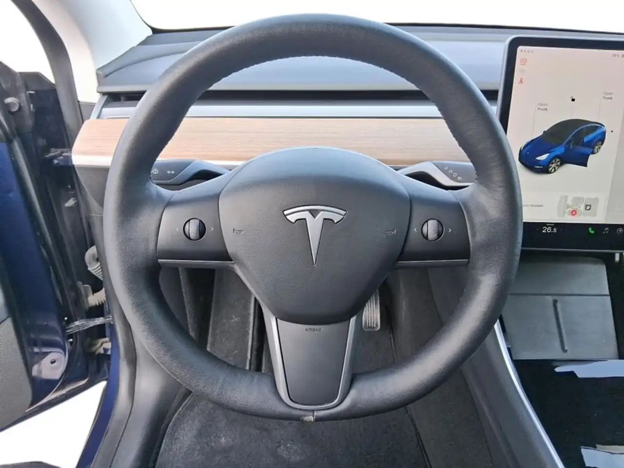 Tesla Model Y снимка Tesla Model Y