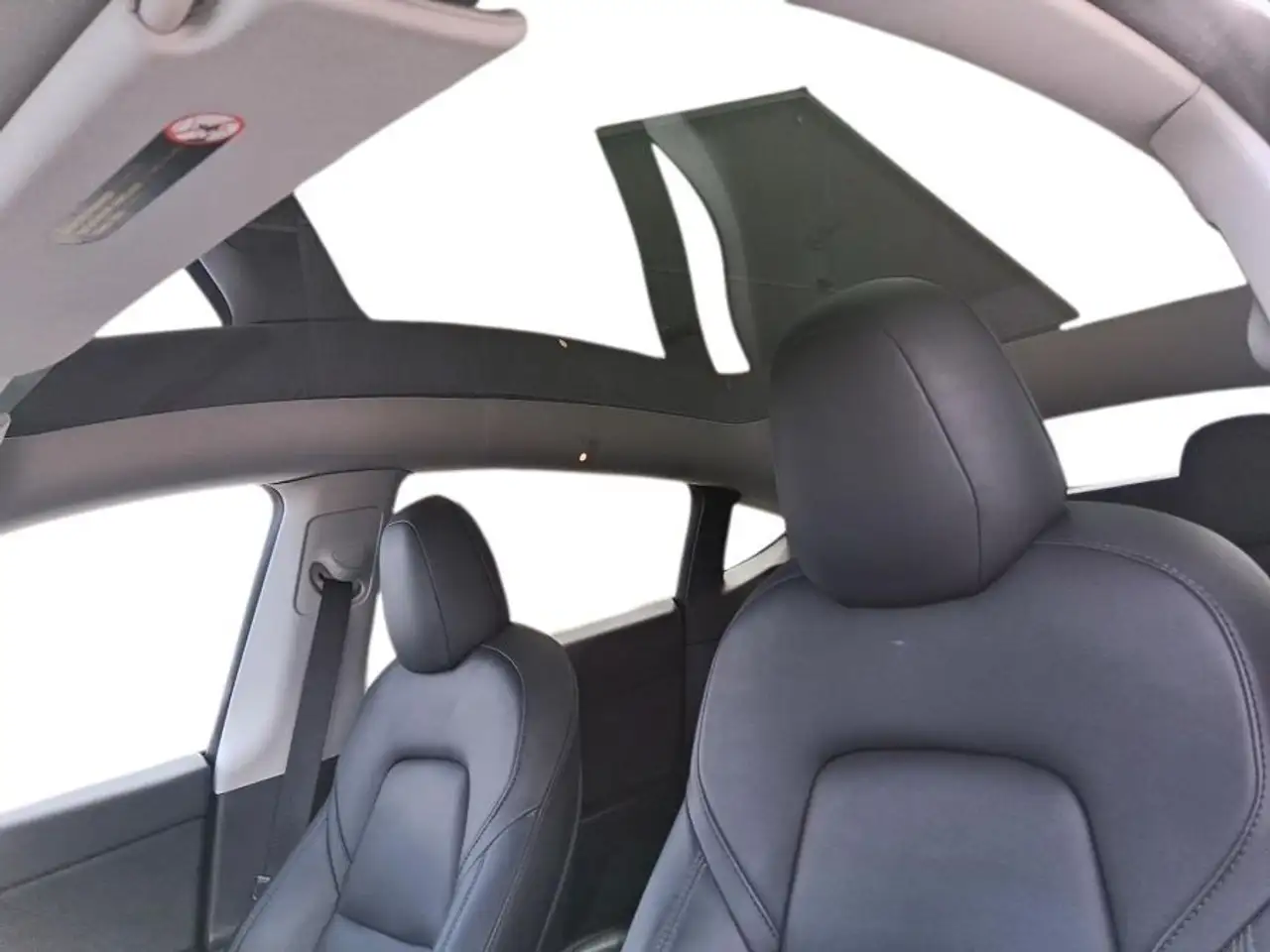 Tesla Model Y снимка Tesla Model Y