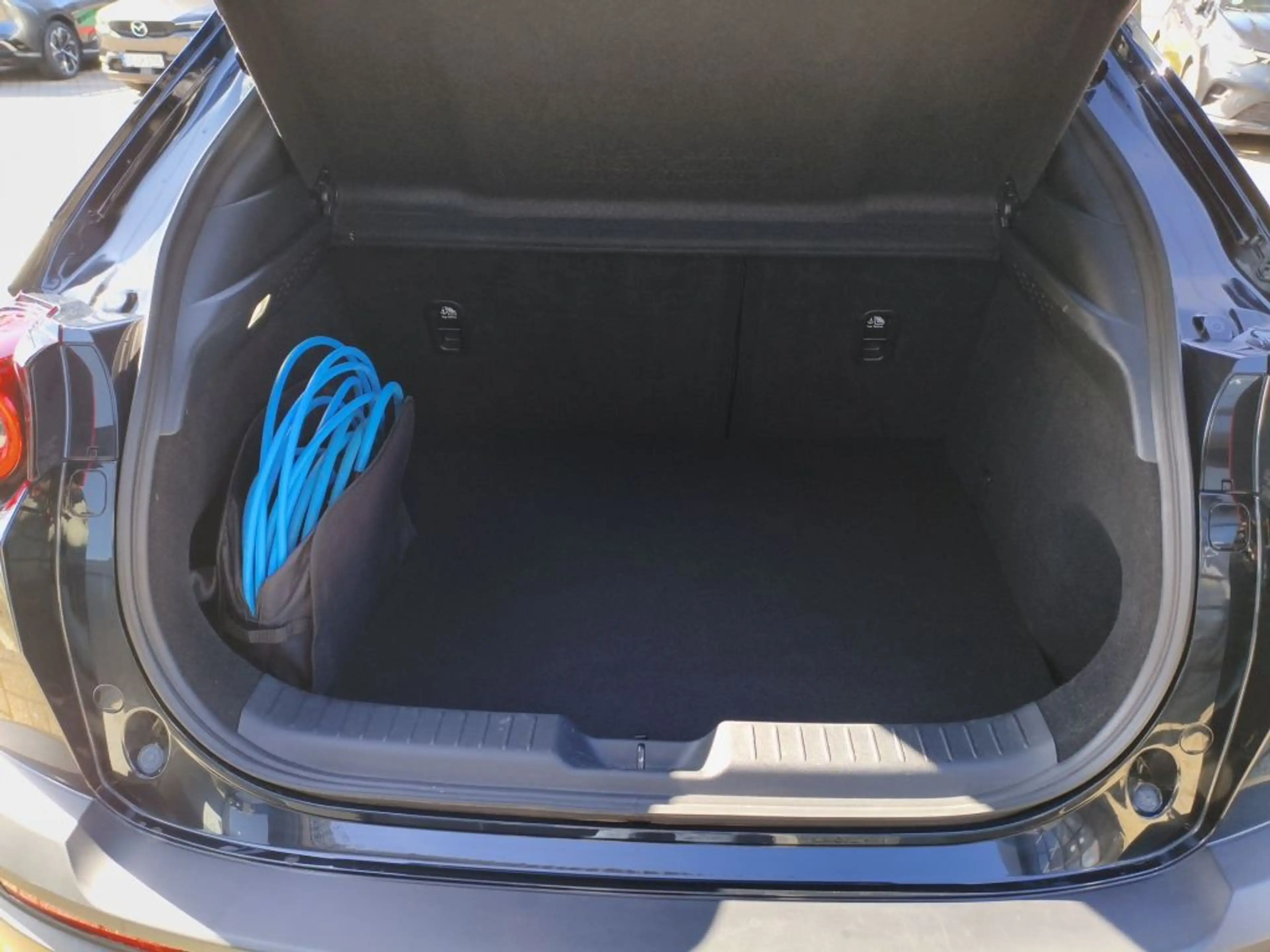 Mazda MX-30 e-SKYACTIV EV AD`VANTAGE — photo 12