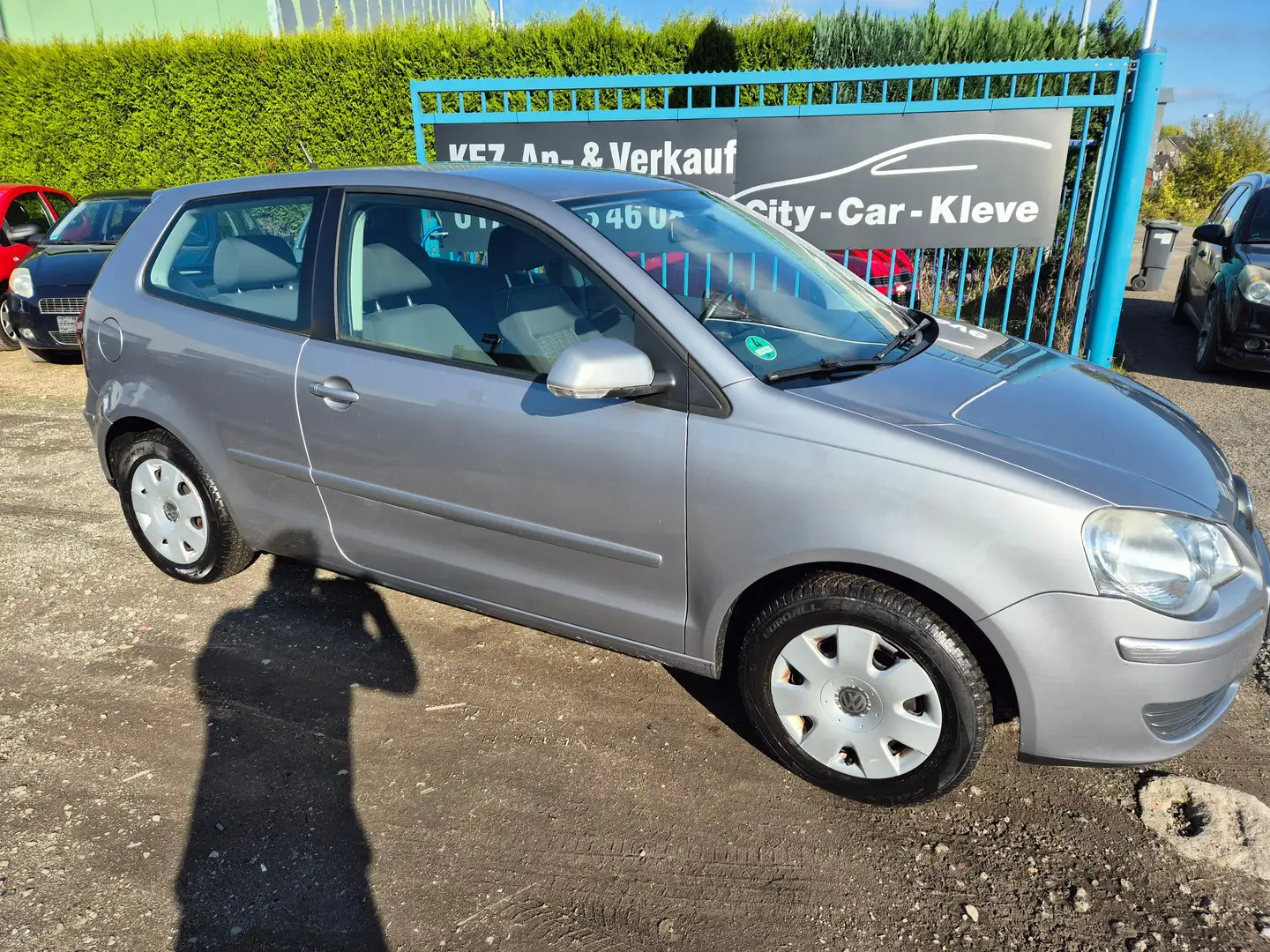 Volkswagen Polo Trendline Grau - 1