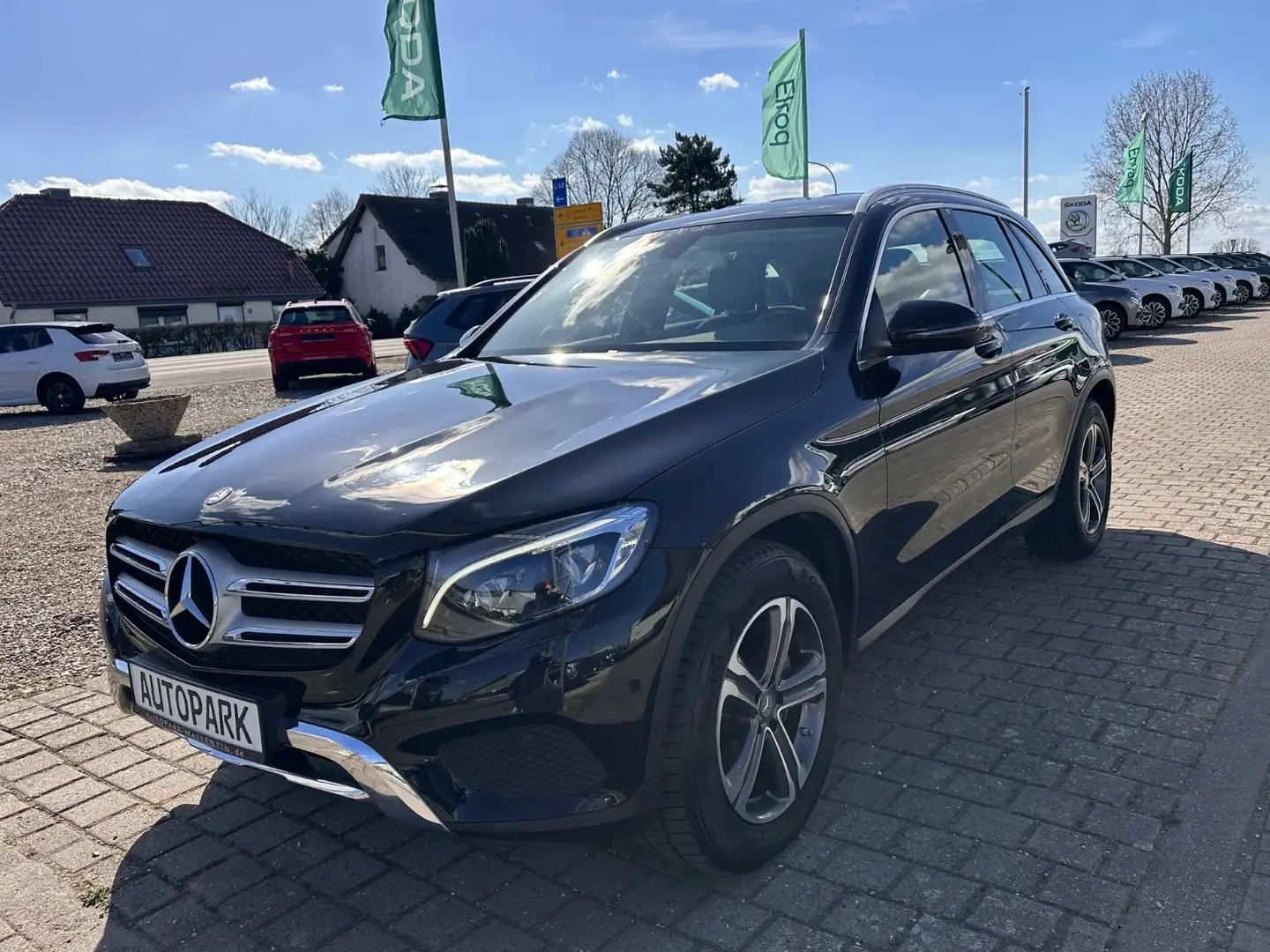 Mercedes-Benz GLC 220 d 4Matic Off-Road-Styling-Paket Noir - 1