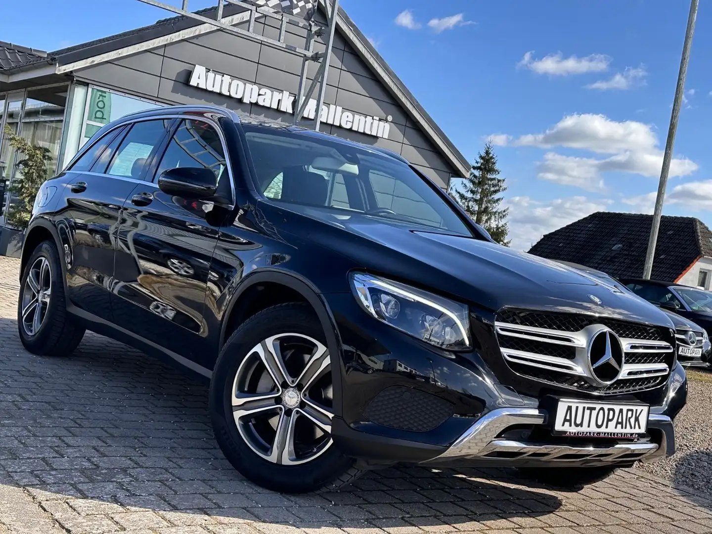 Mercedes-Benz GLC 220 d 4Matic  Off-Road-Styling-Paket Schwarz - 1