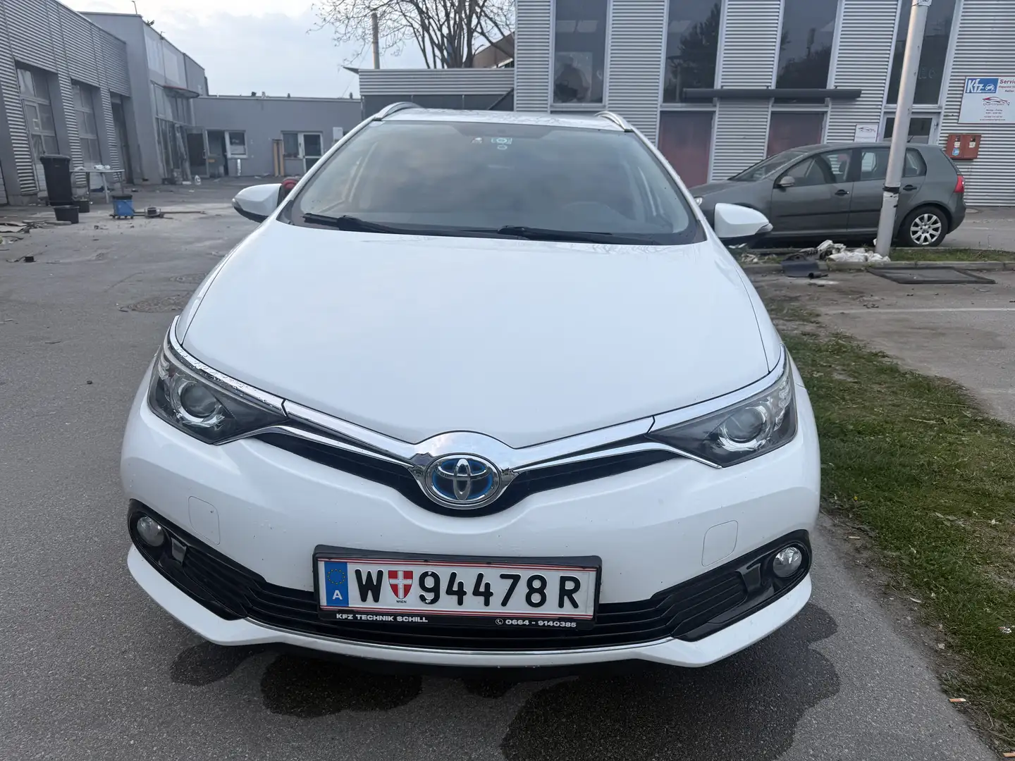 Toyota Auris 1.8 VVT-i Hybrid Automatik Touring Sports Comfort - 2
