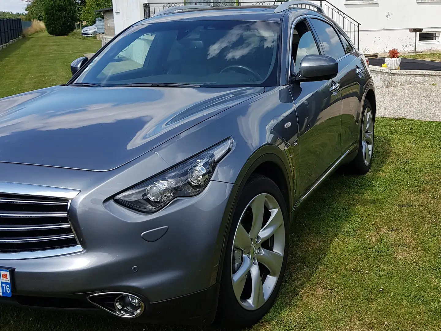 Infiniti QX70 3.7 V6 S Design A Grey - 1