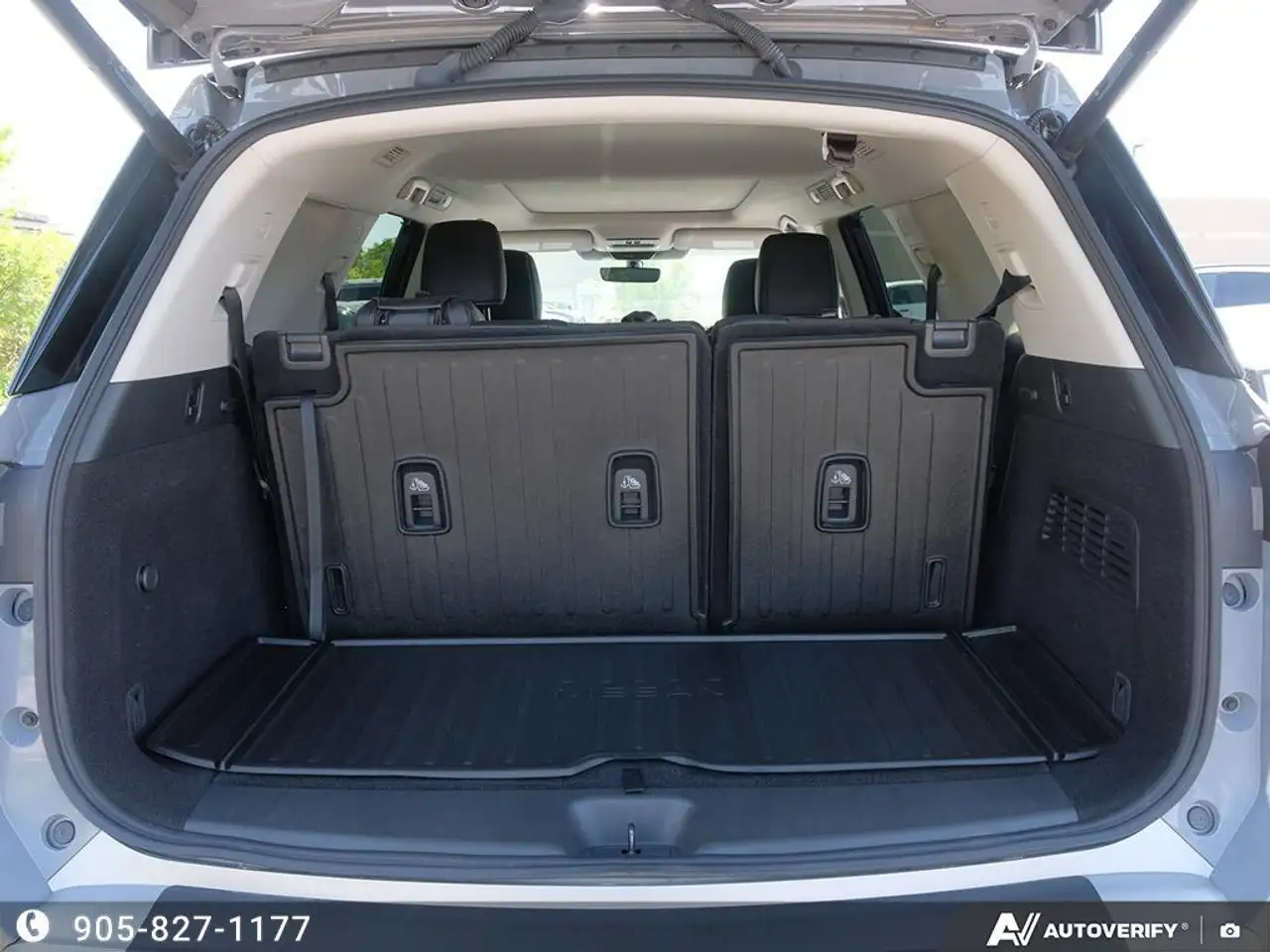 Nissan Pathfinder снимка Nissan Pathfinder