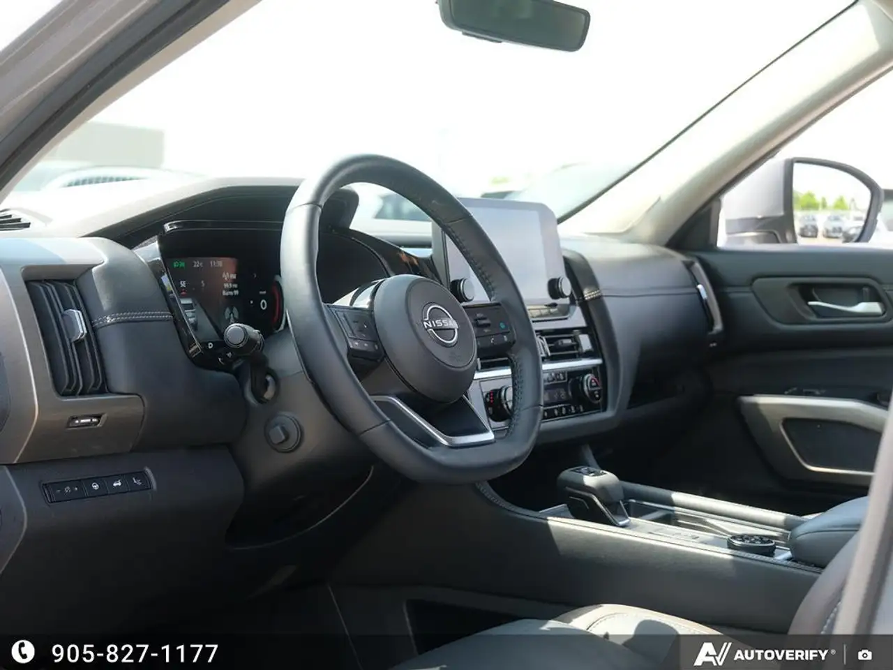 Nissan Pathfinder снимка Nissan Pathfinder