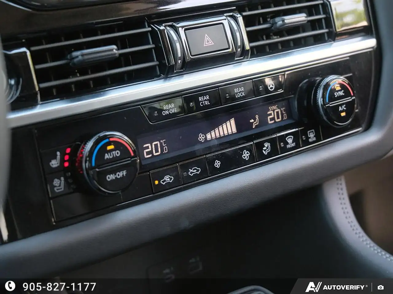 Nissan Pathfinder снимка Nissan Pathfinder