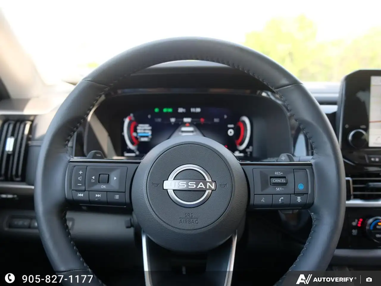 Nissan Pathfinder снимка Nissan Pathfinder