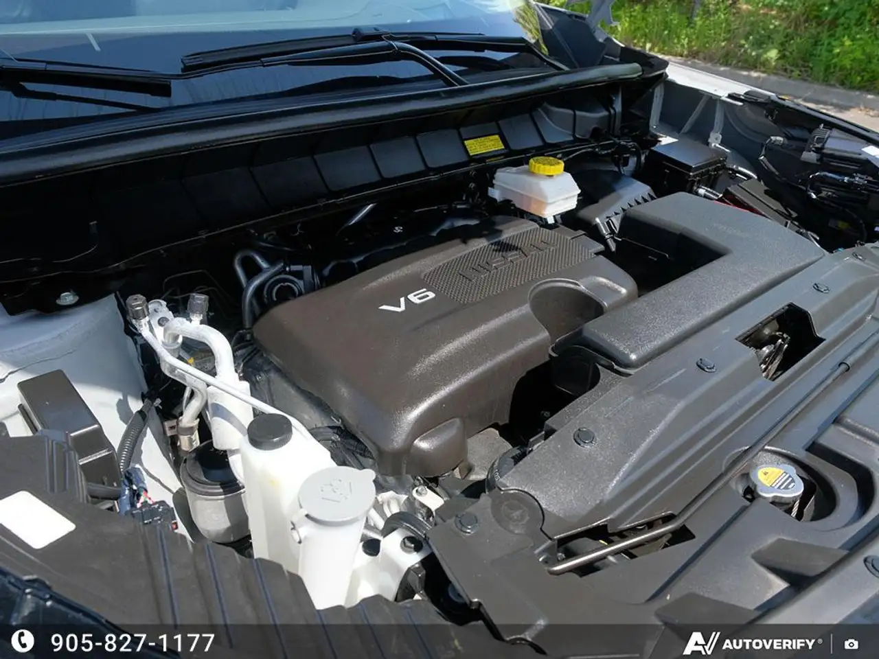 Nissan Pathfinder снимка Nissan Pathfinder