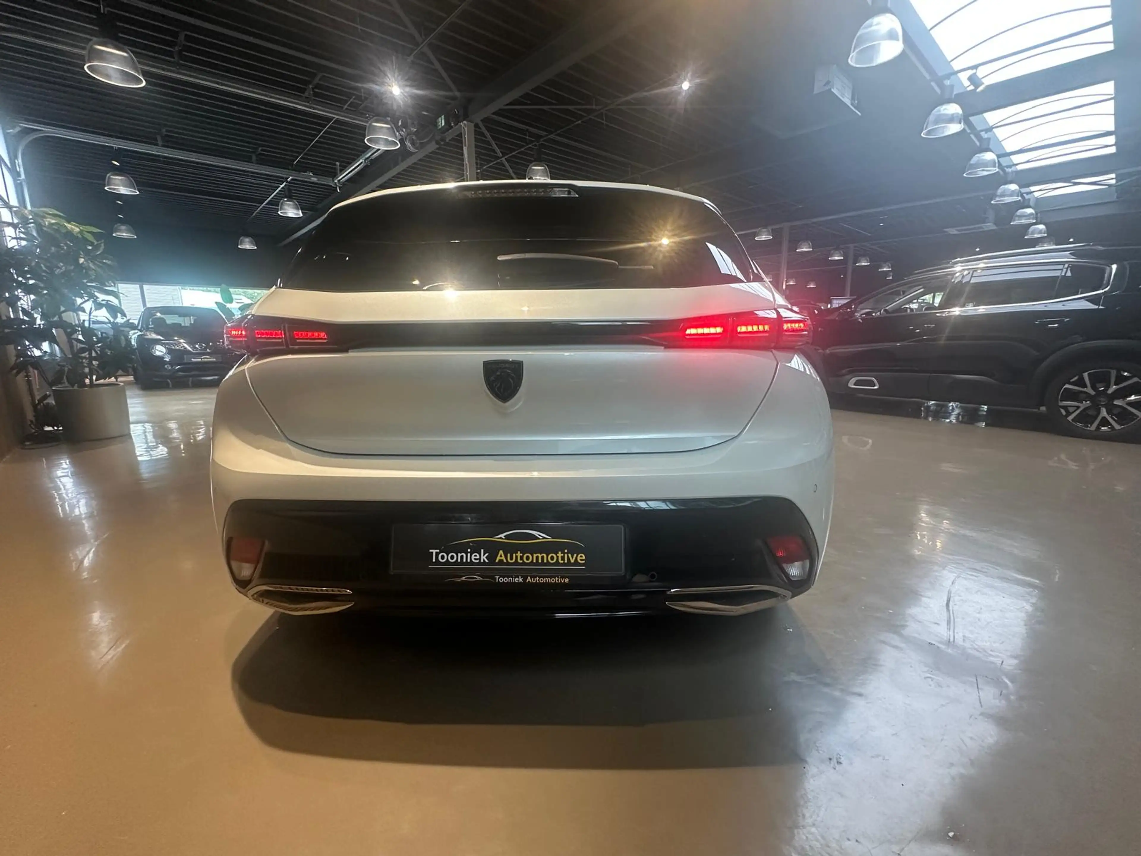 Peugeot 308 1.2 PureTech Allure Pack Business — photo 3