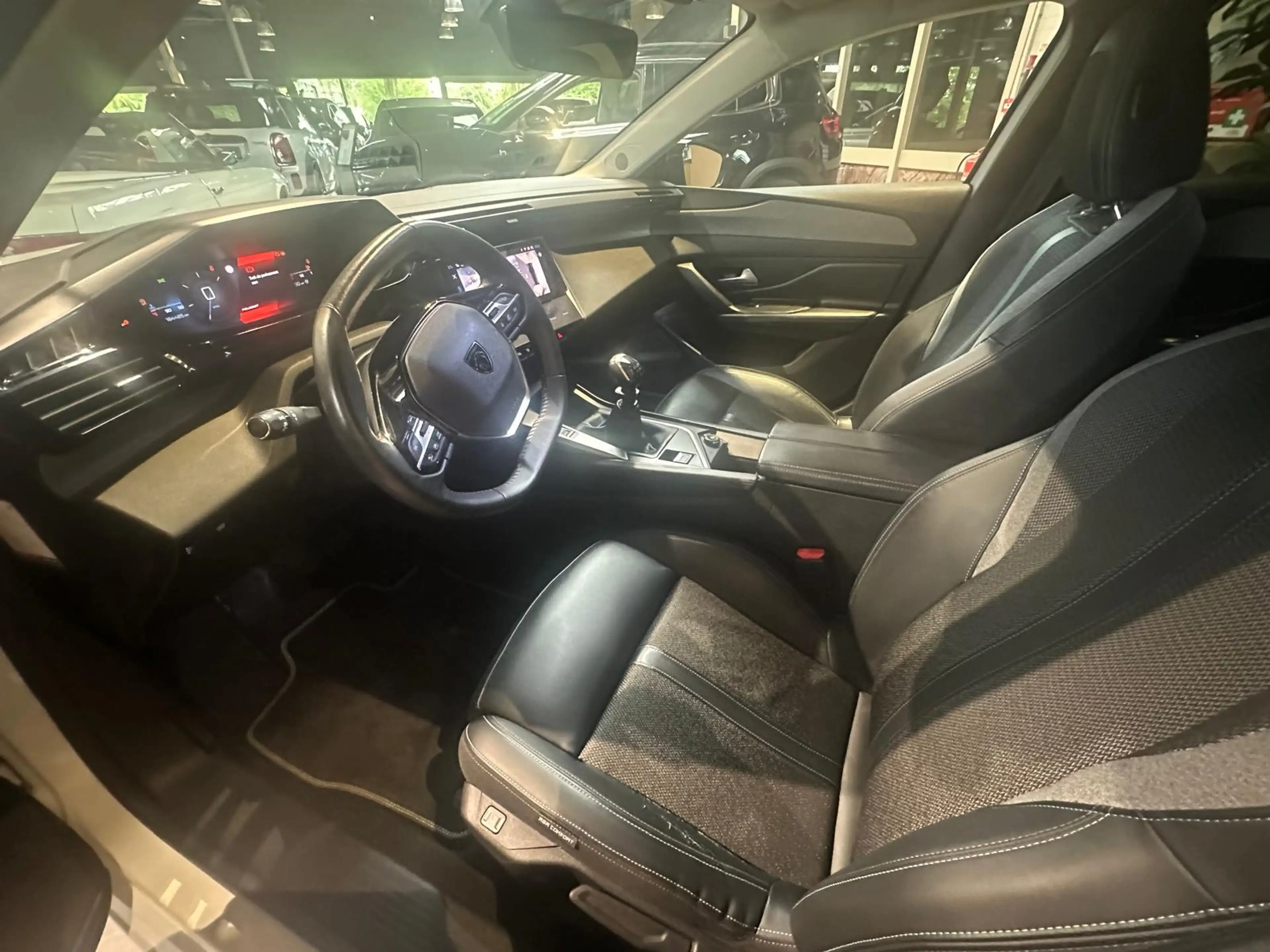 Peugeot 308 1.2 PureTech Allure Pack Business — photo 7