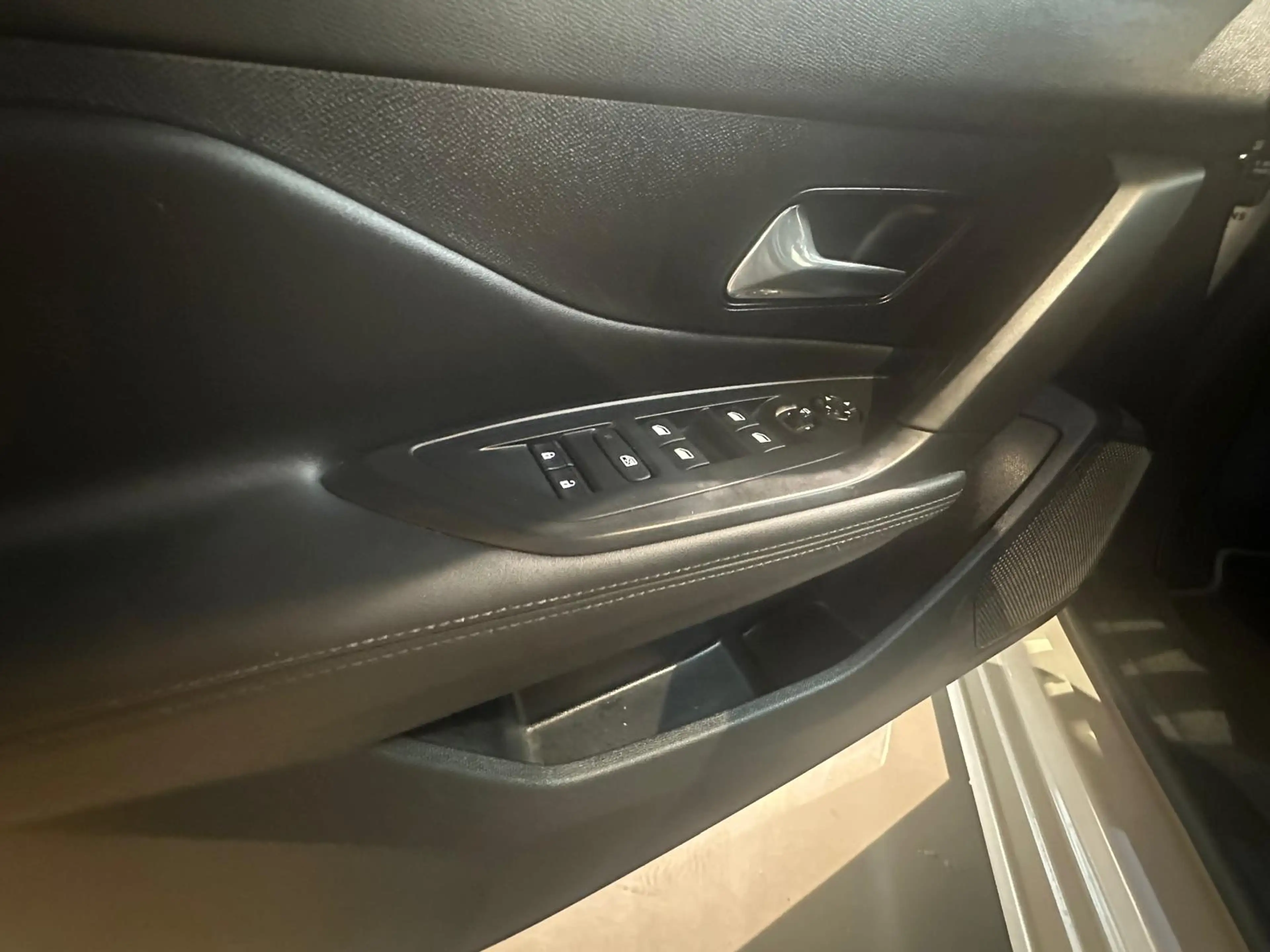 Peugeot 308 1.2 PureTech Allure Pack Business — photo 8