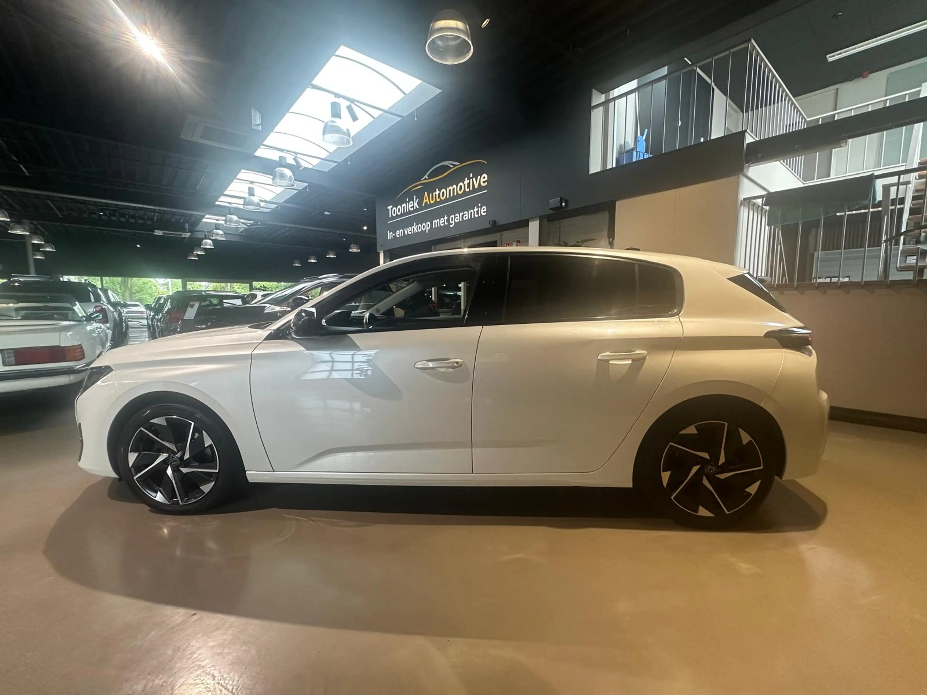 Peugeot 308 1.2 PureTech Allure Pack Business — photo 4