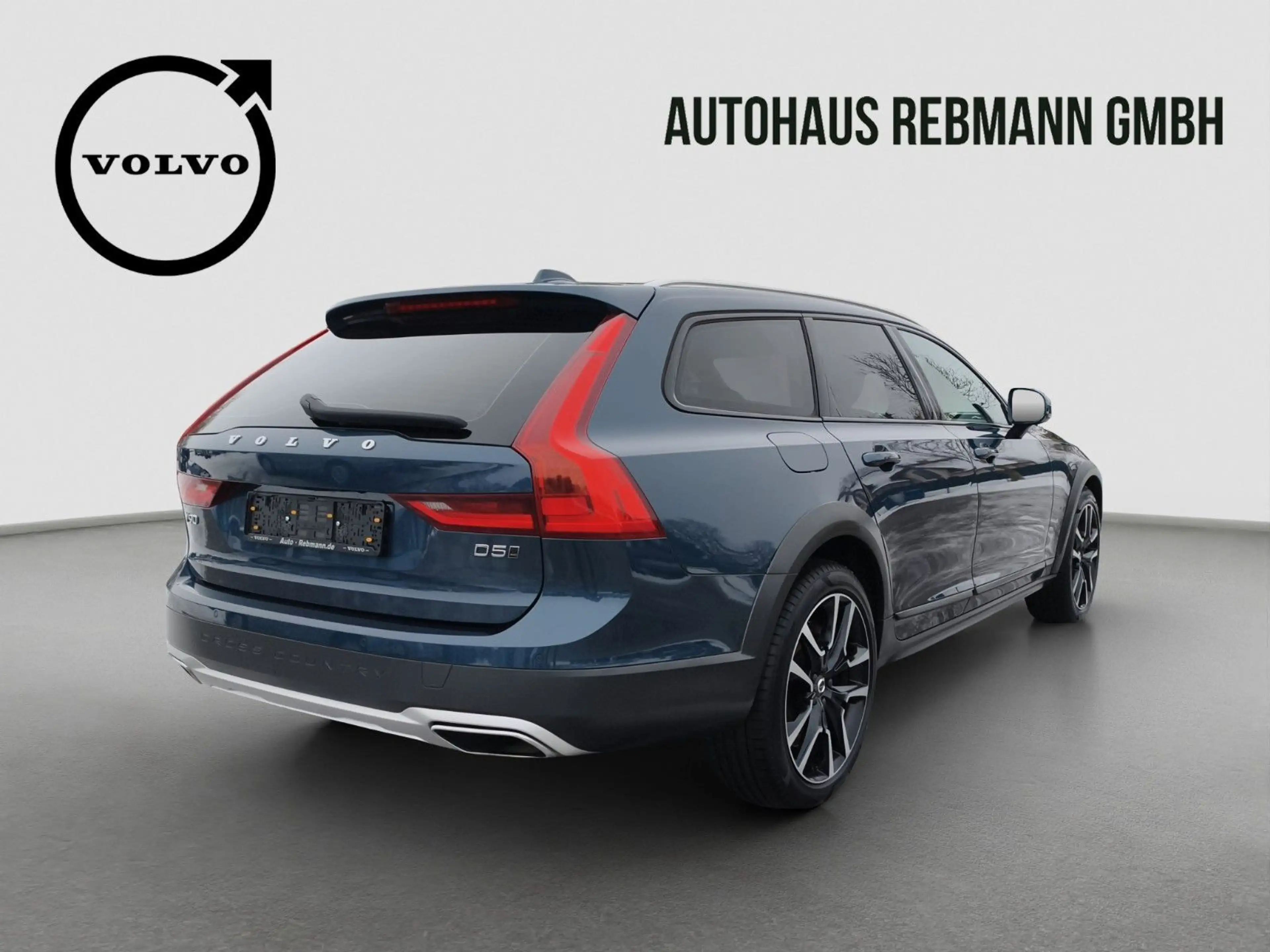 Volvo V90 Cross Country V90 D5 Cross Country Pro AWD — photo 6
