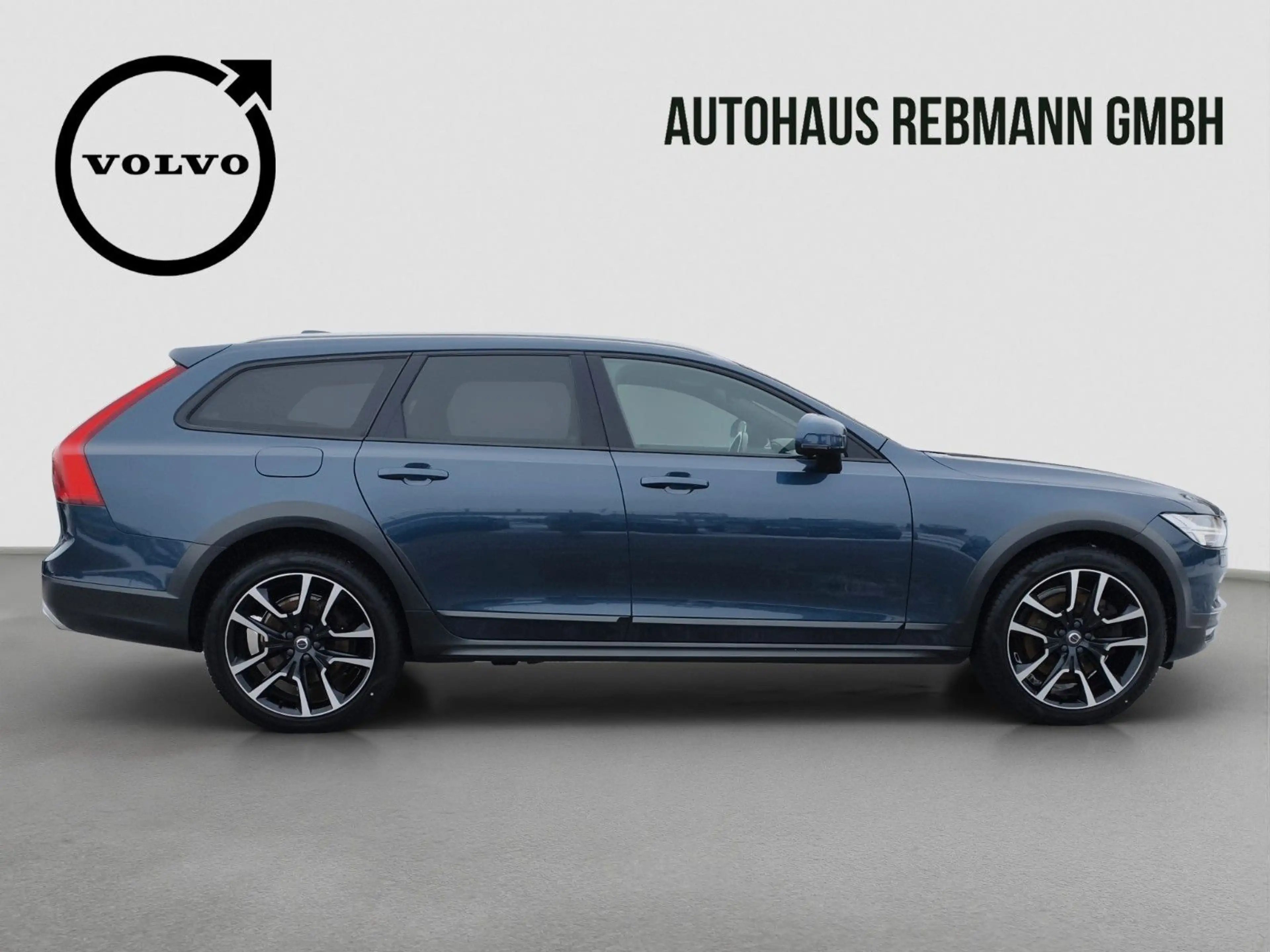 Volvo V90 Cross Country V90 D5 Cross Country Pro AWD — photo 7