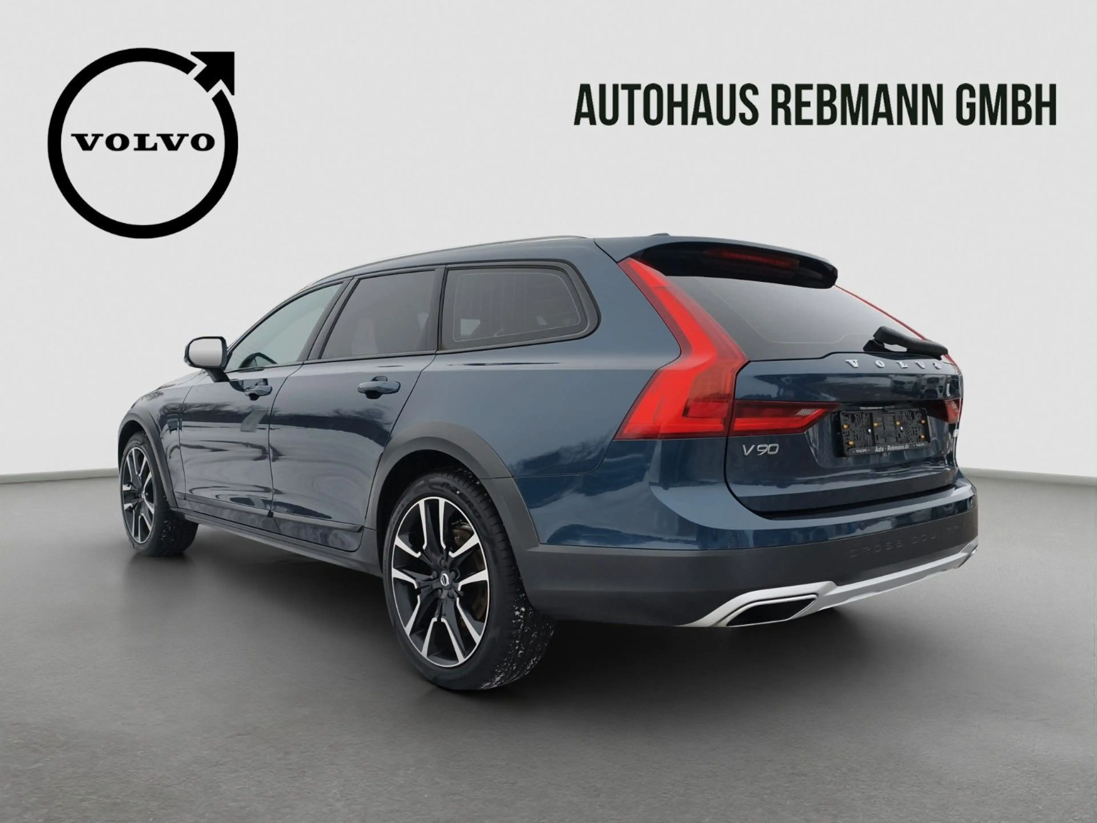 Volvo V90 Cross Country V90 D5 Cross Country Pro AWD — photo 4