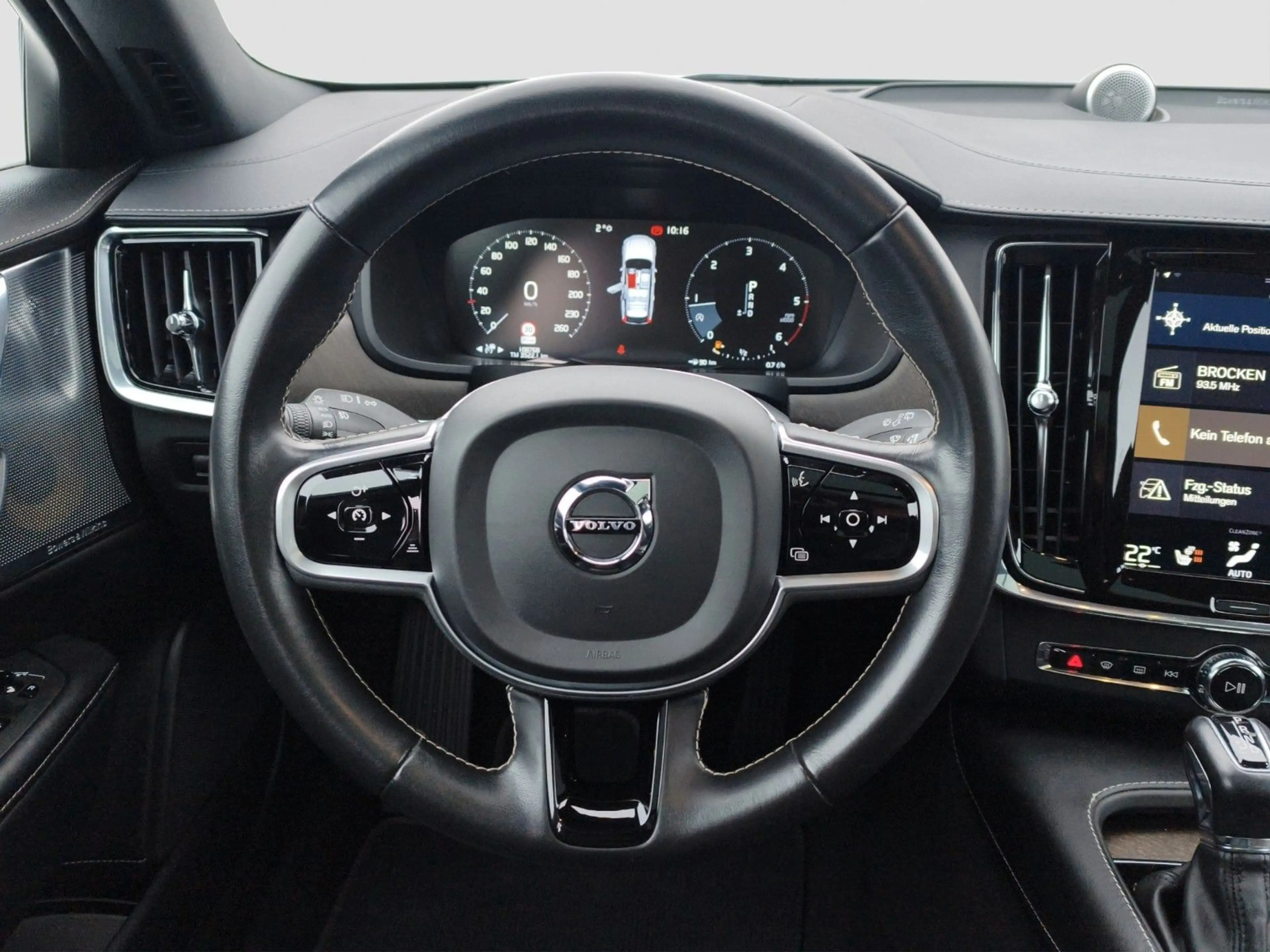Volvo V90 Cross Country V90 D5 Cross Country Pro AWD — photo 11