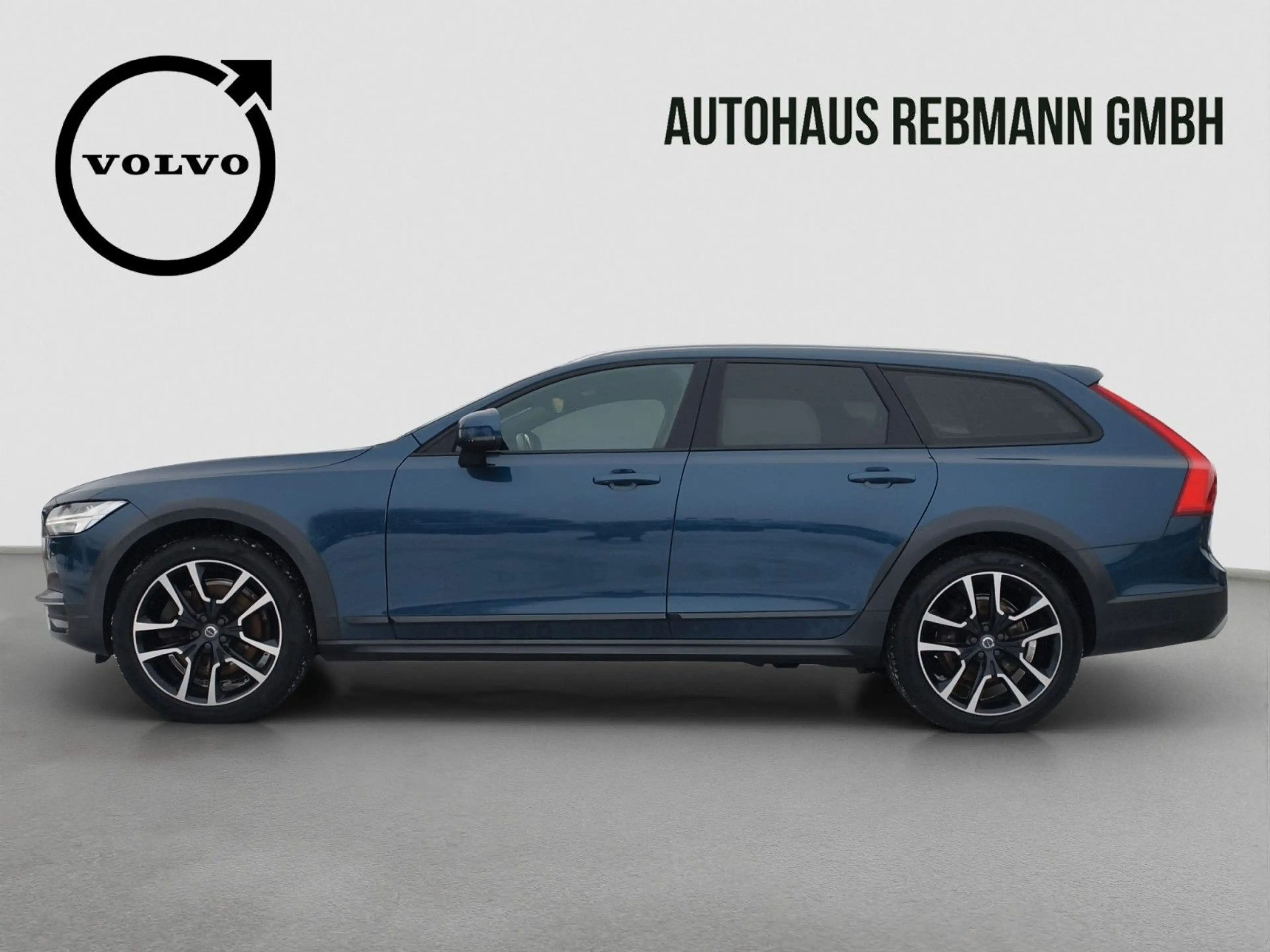 Volvo V90 Cross Country V90 D5 Cross Country Pro AWD — photo 3