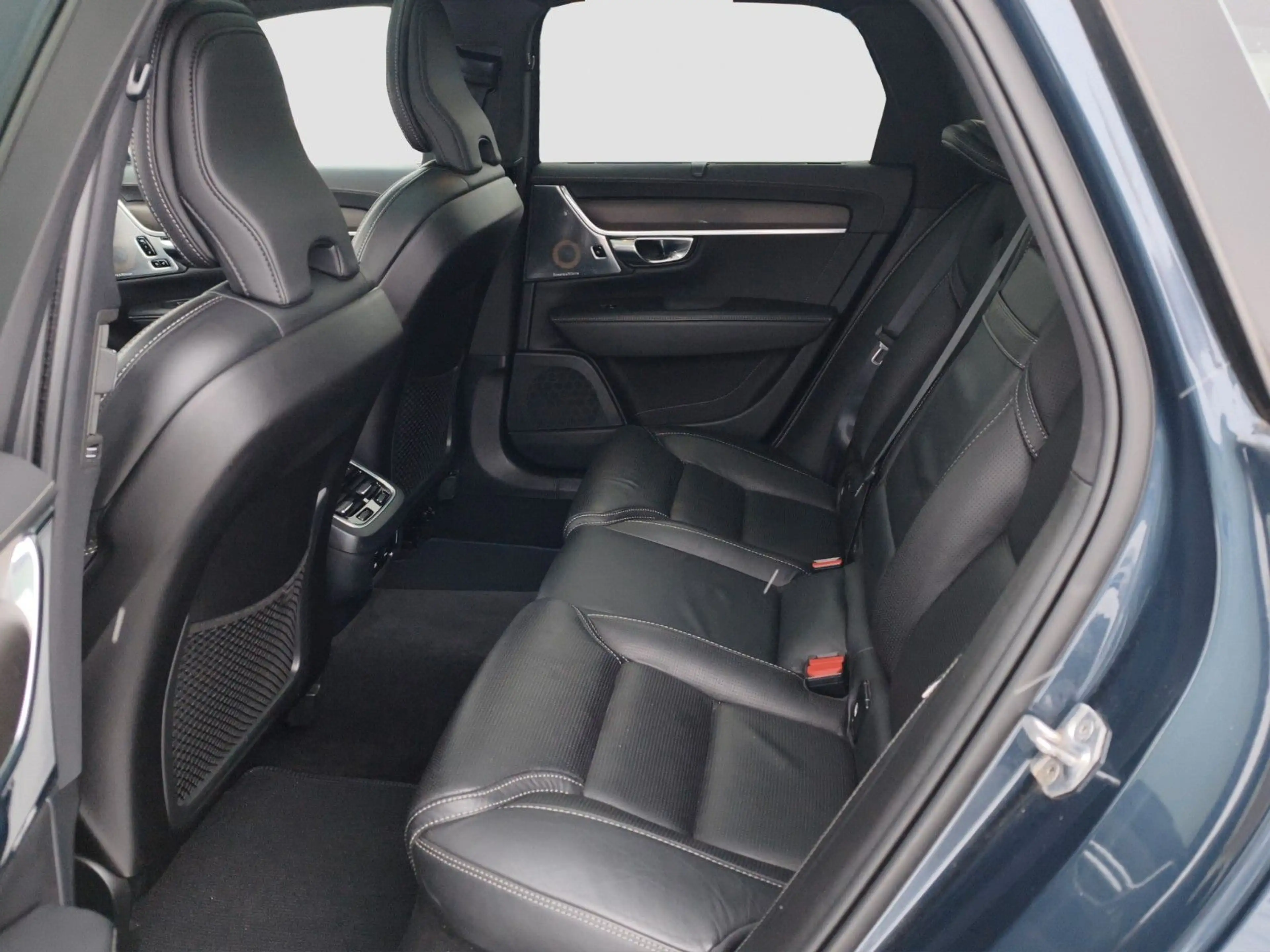 Volvo V90 Cross Country V90 D5 Cross Country Pro AWD — photo 14