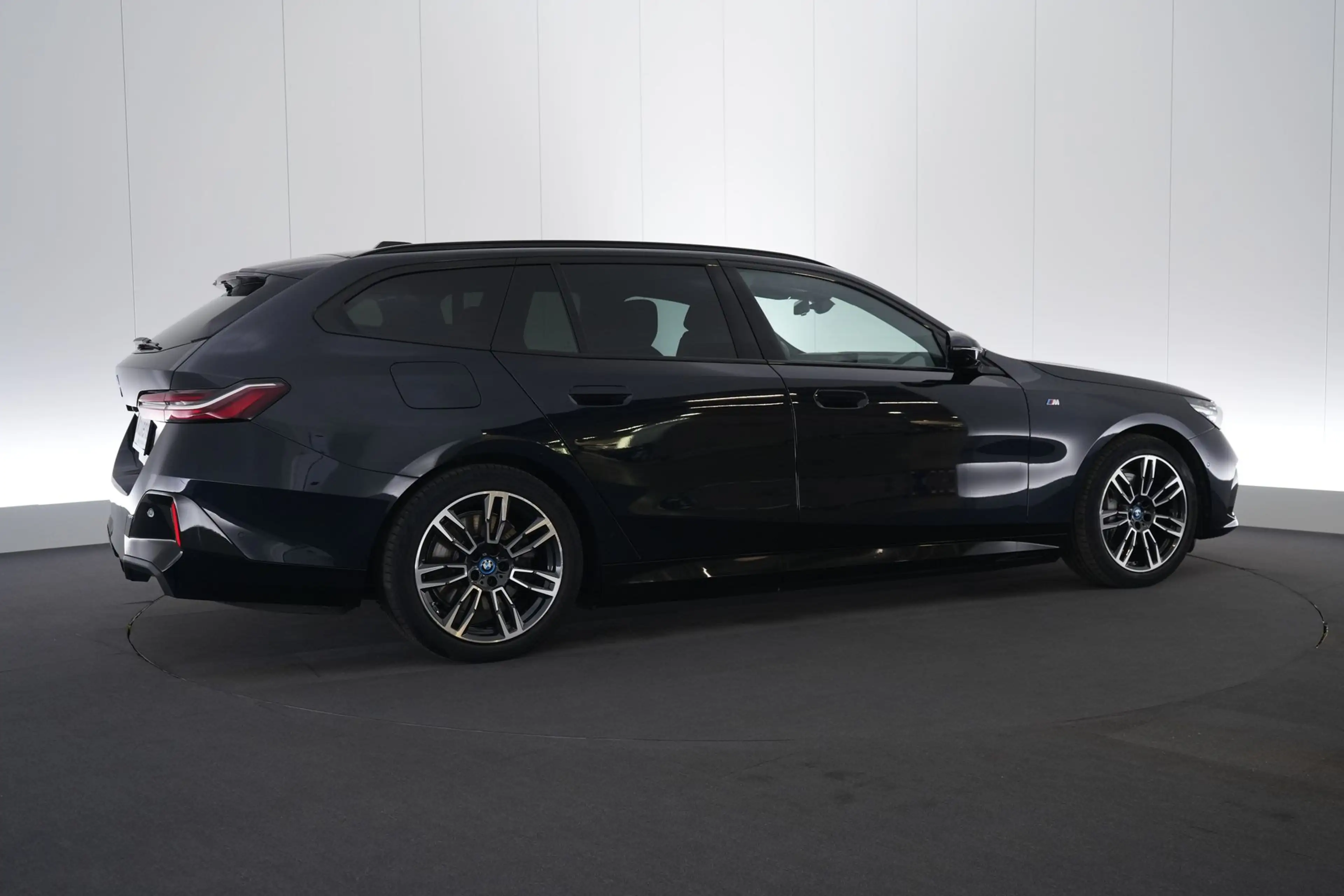 BMW i5 eDrive40 M-Sport LEDER/CUIR LED GPS PDC 360°CAM Pa — photo 6