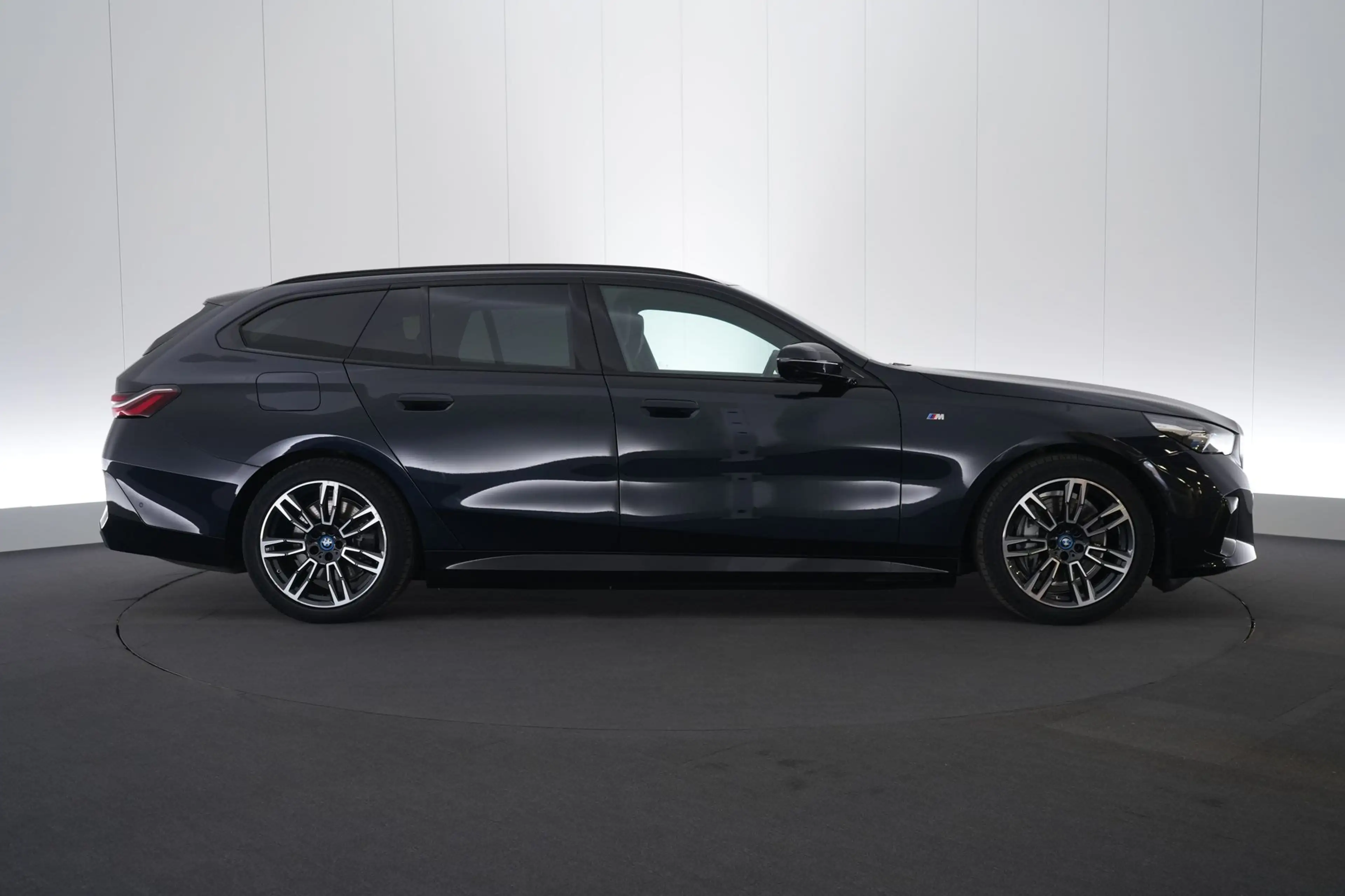 BMW i5 eDrive40 M-Sport LEDER/CUIR LED GPS PDC 360°CAM Pa — photo 5