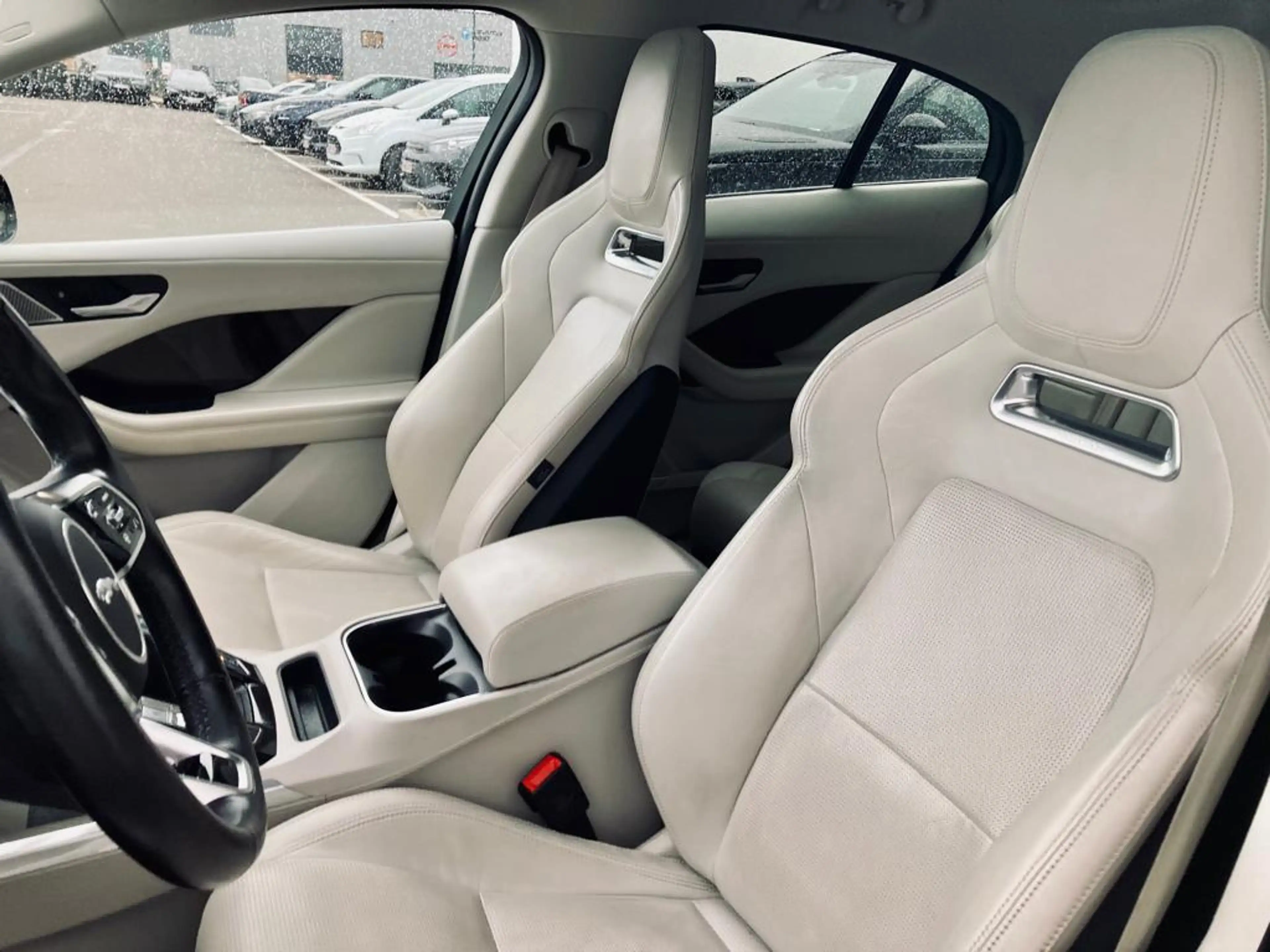 Jaguar I-Pace HSE-Approved 24 mois-disponibl — photo 11