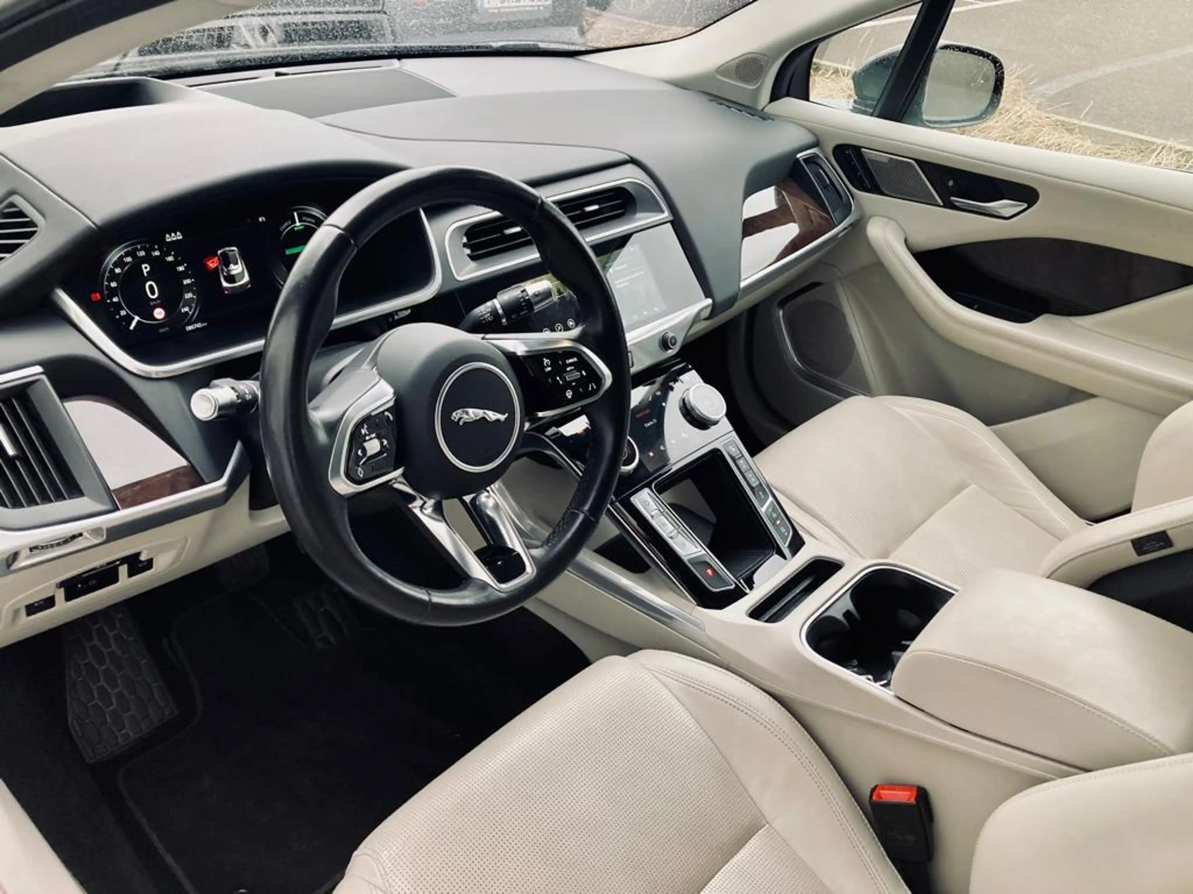Jaguar I-Pace HSE-Approved 24 mois-disponibl — photo 7