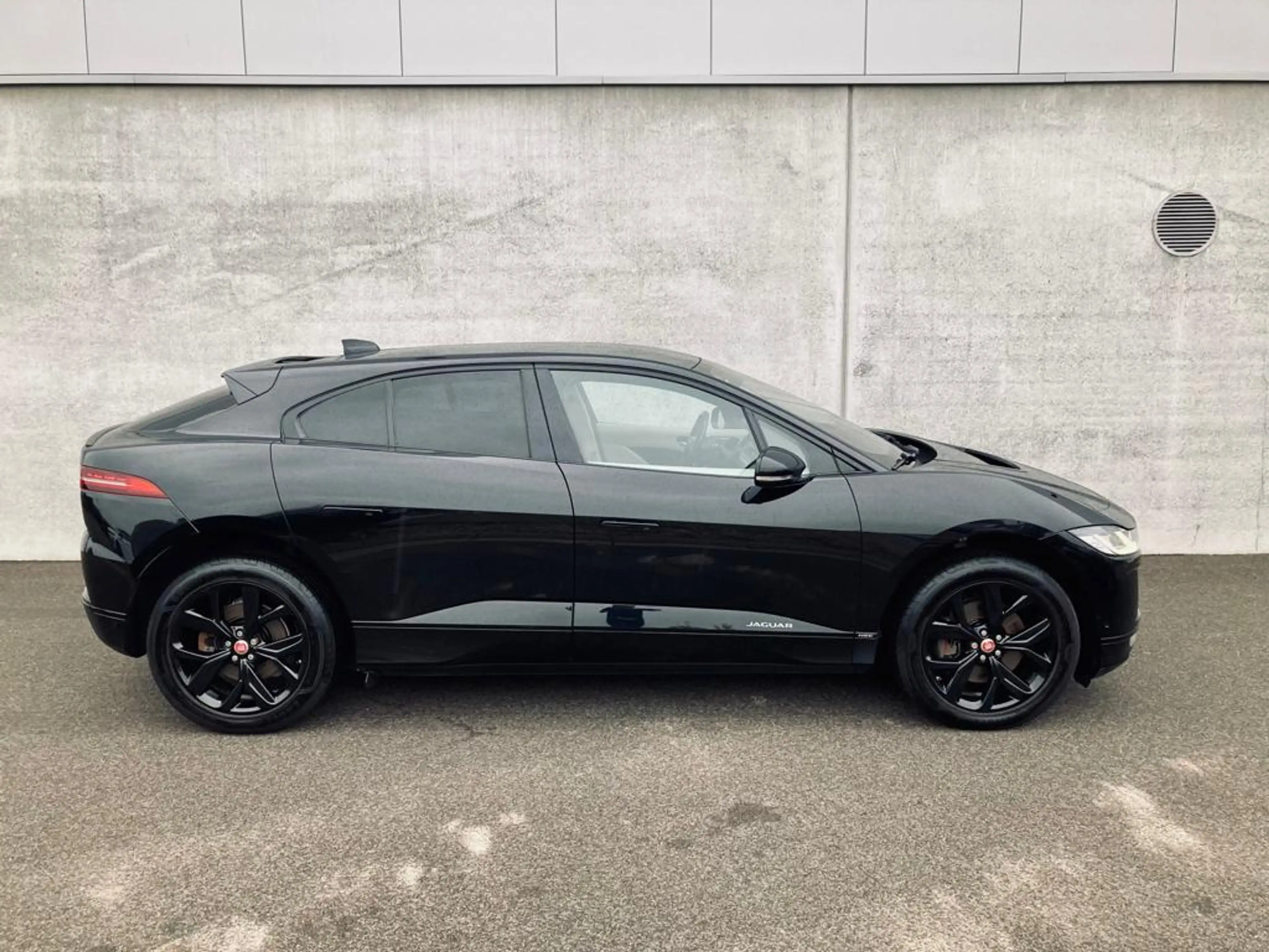 Jaguar I-Pace HSE-Approved 24 mois-disponibl — photo 5