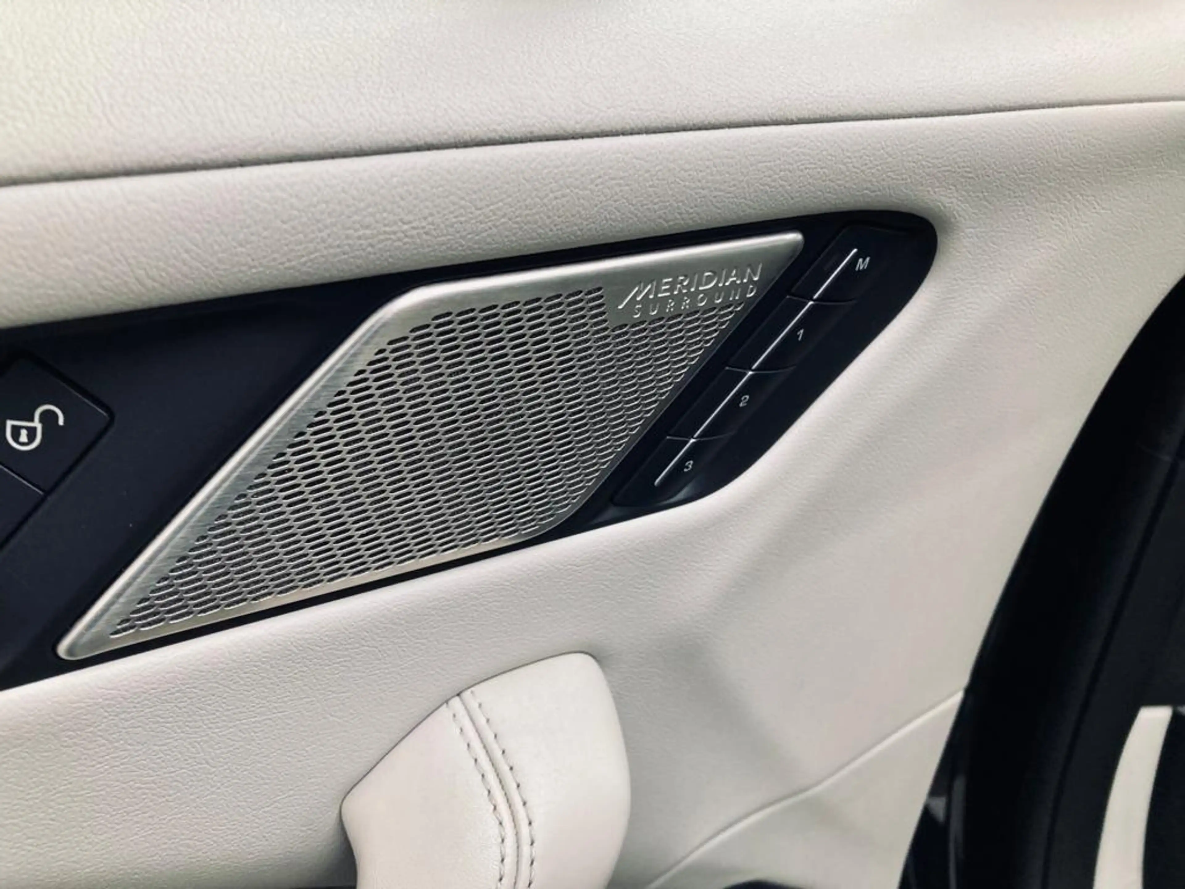 Jaguar I-Pace HSE-Approved 24 mois-disponibl — photo 14