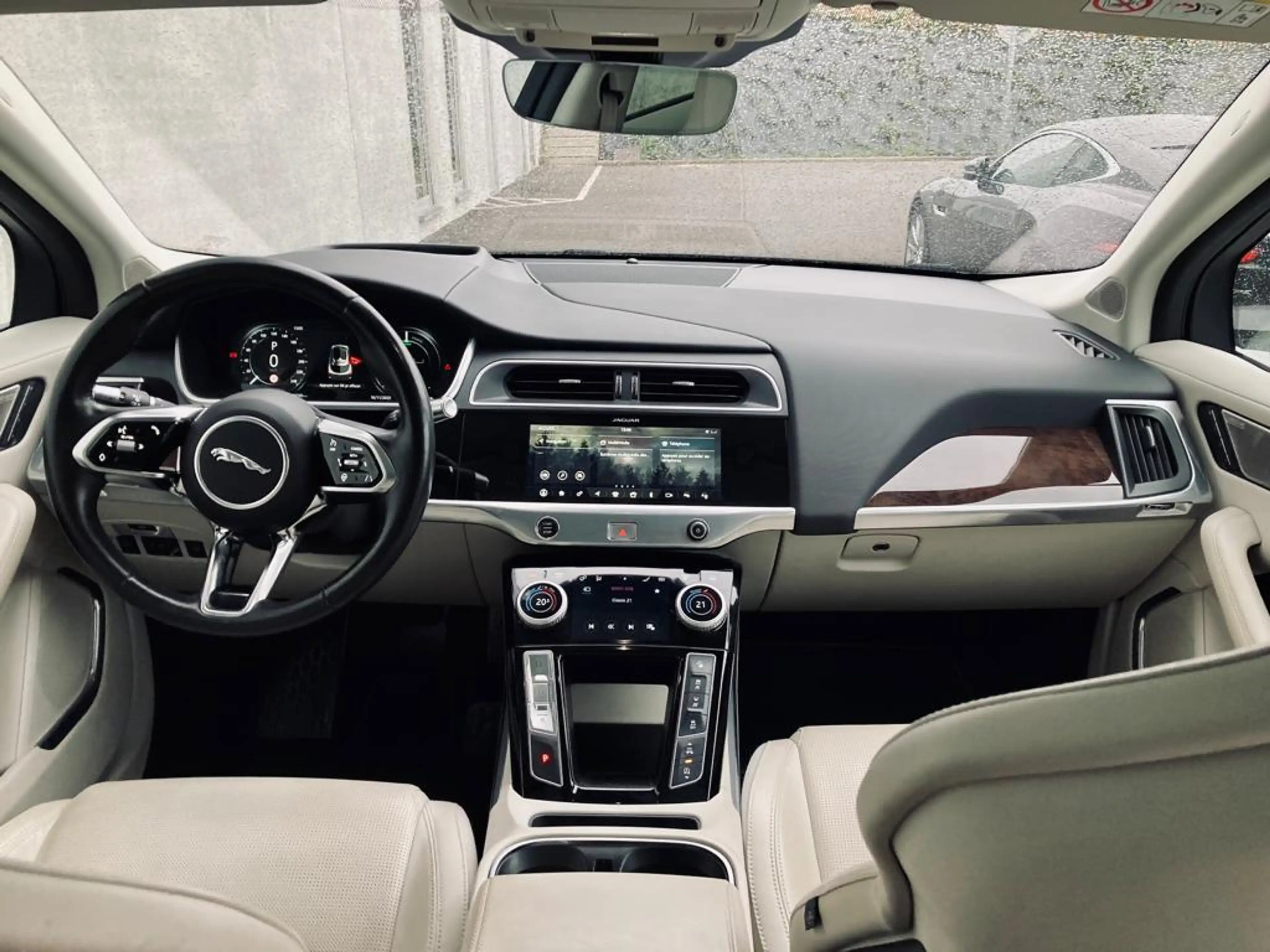 Jaguar I-Pace HSE-Approved 24 mois-disponibl — photo 10