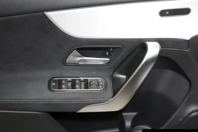 Mercedes-Benz A-Class view 14
