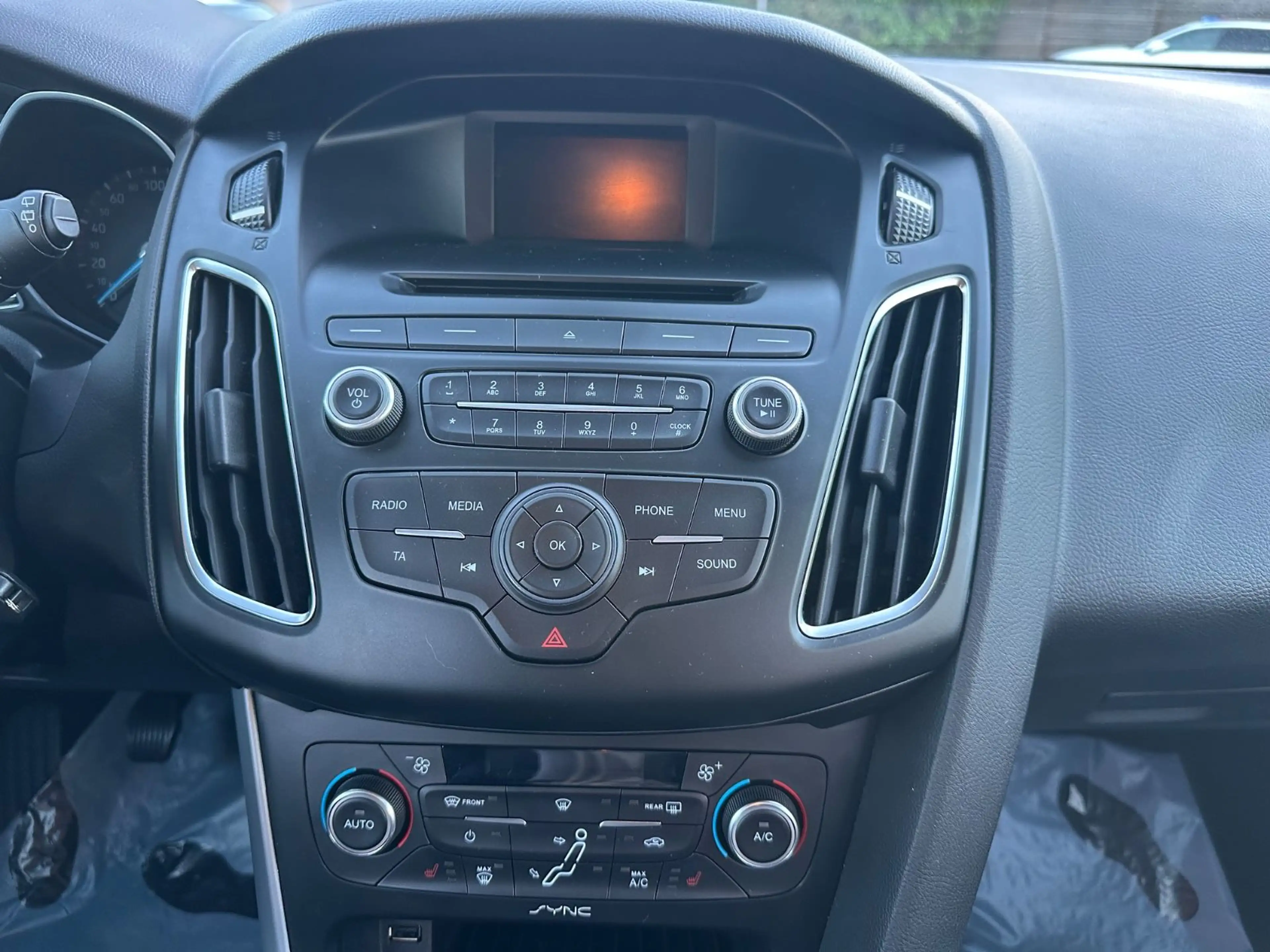 Ford Focus Turnier Sport — photo 15