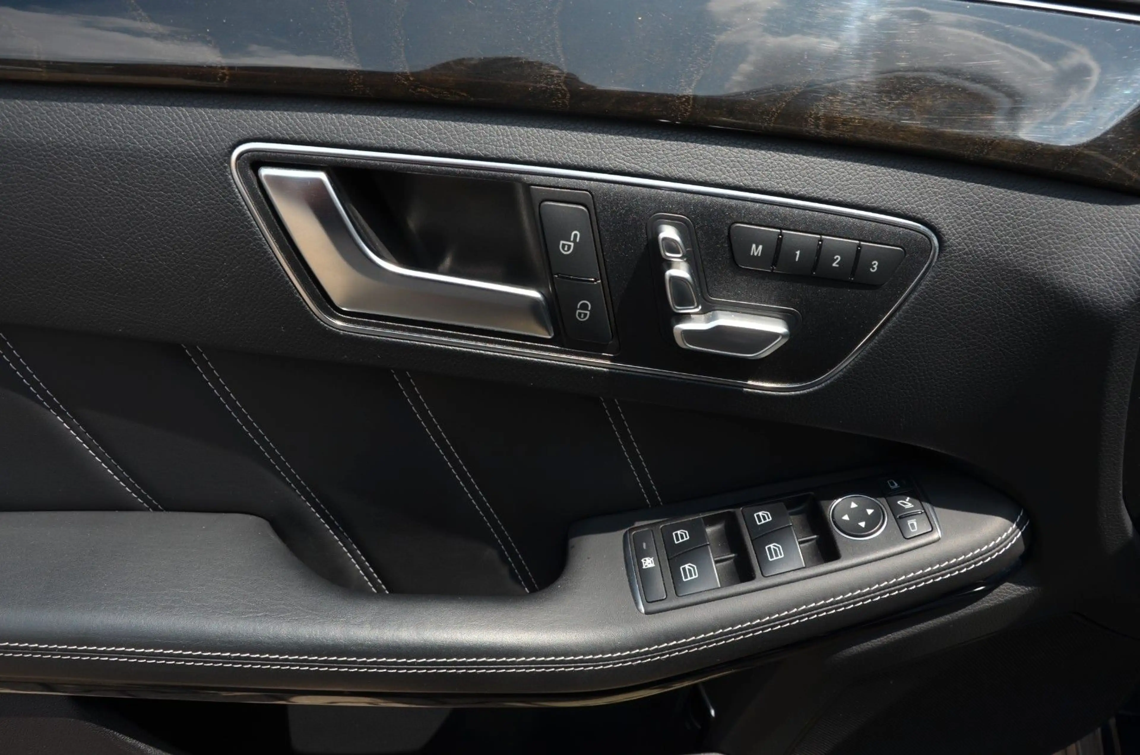Mercedes-Benz E 63 AMG E 63 S AMG 4Matic Voll Ausstattung Sehr Sauber — photo 44